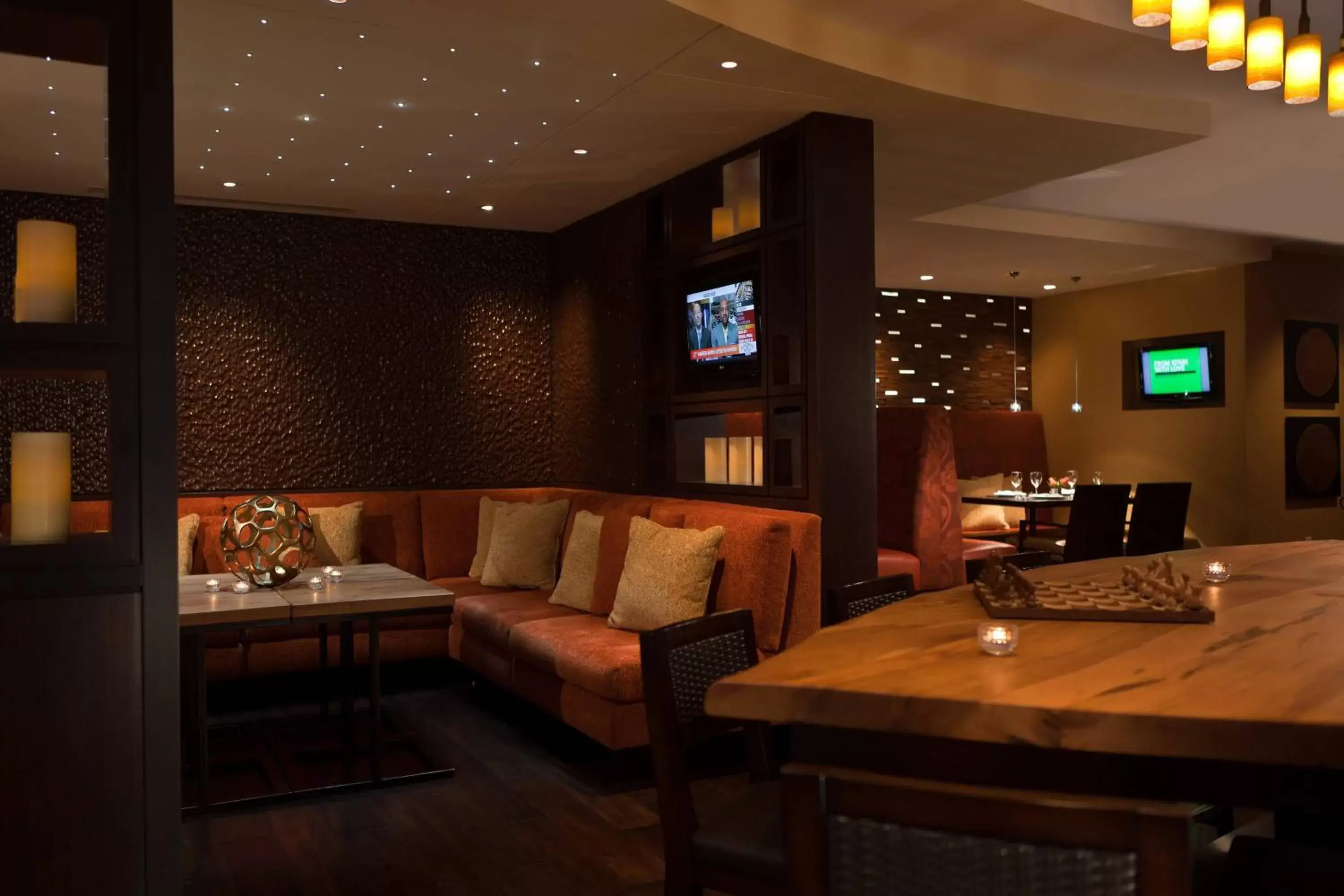 Lounge or bar in Crystal City Marriott at Reagan National Airport