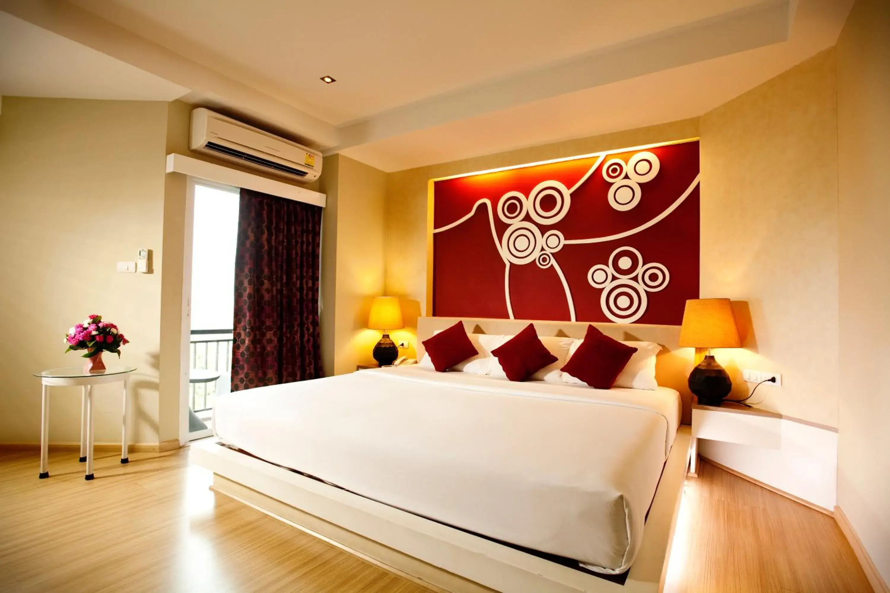 Bed in Lantana Pattaya Hotel (SHA Extra Plus)