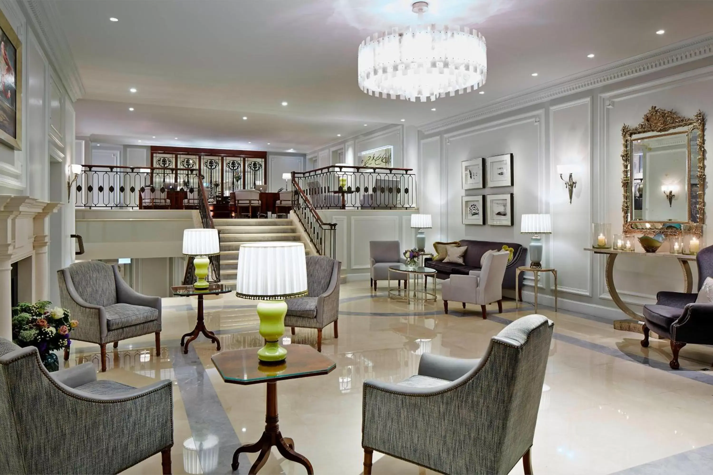 Lobby or reception, Lounge/Bar in London Marriott Hotel Park Lane