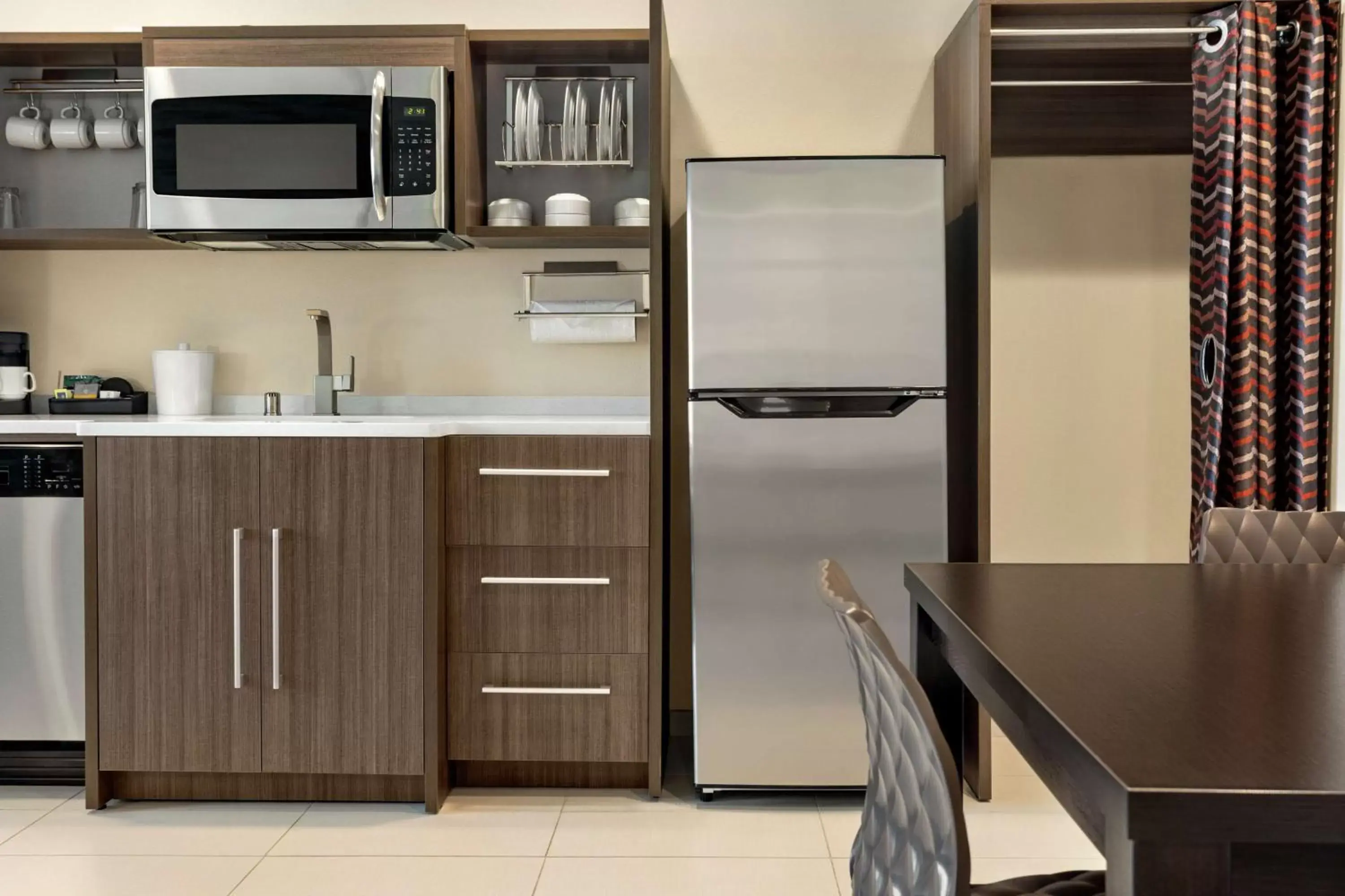 Kitchen or kitchenette, Kitchen/Kitchenette in Home2 Suites By Hilton Minneapolis University Area