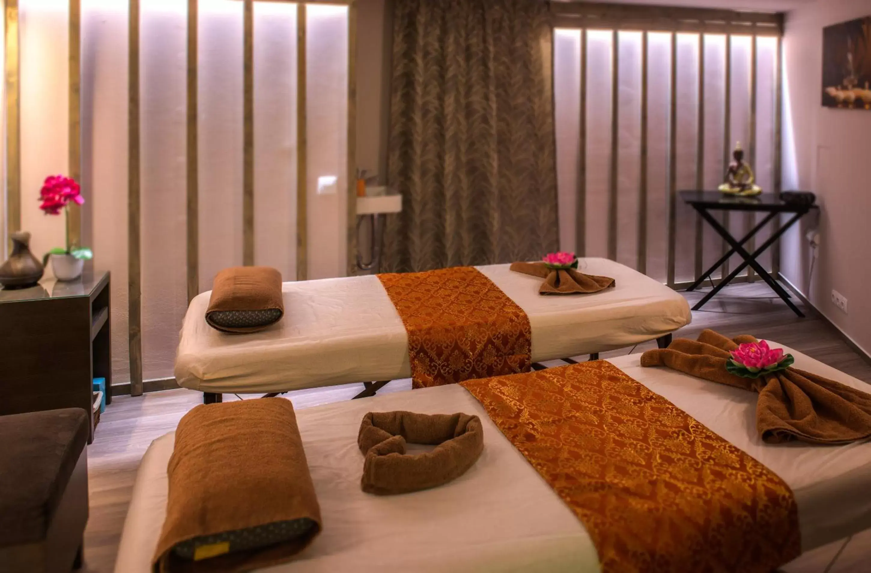 Massage, Bed in Grand Hotel Bohemia
