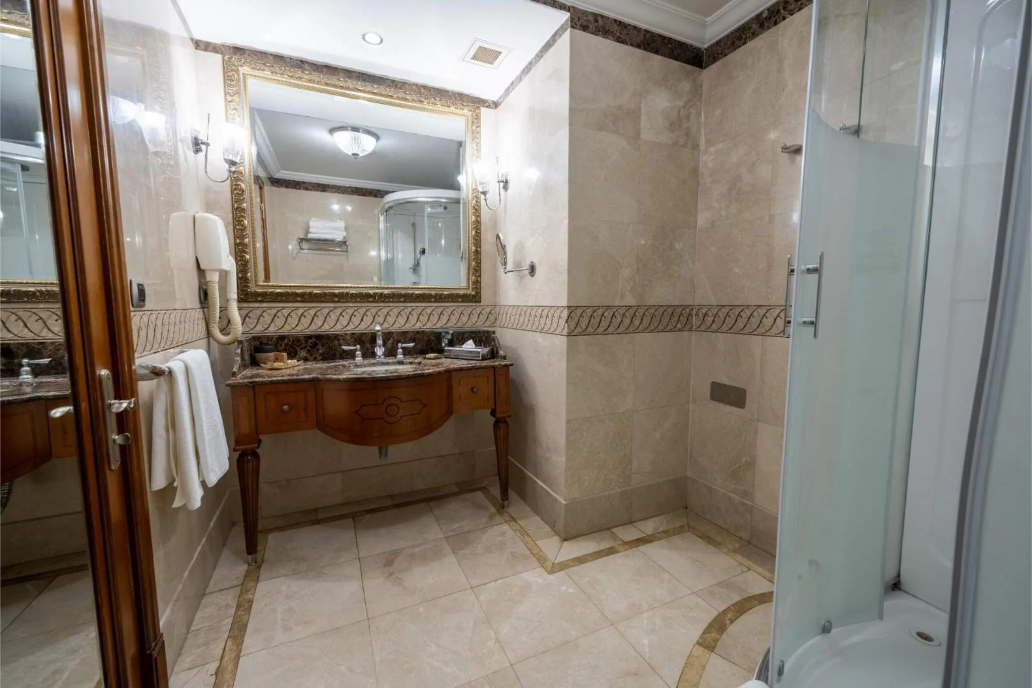 Bathroom in The Central Palace Taksim