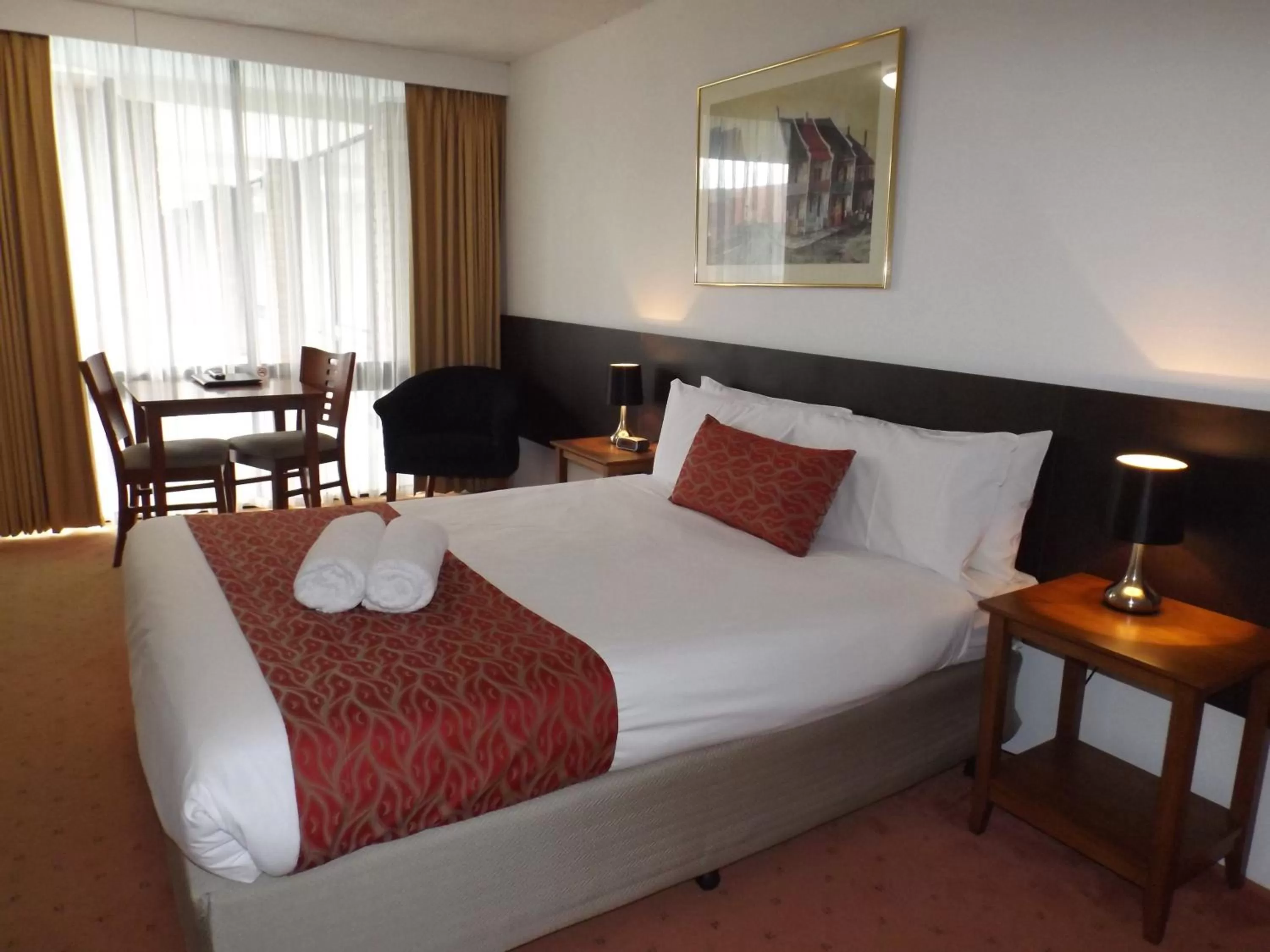 Bed in Central Court Motel Warrnambool