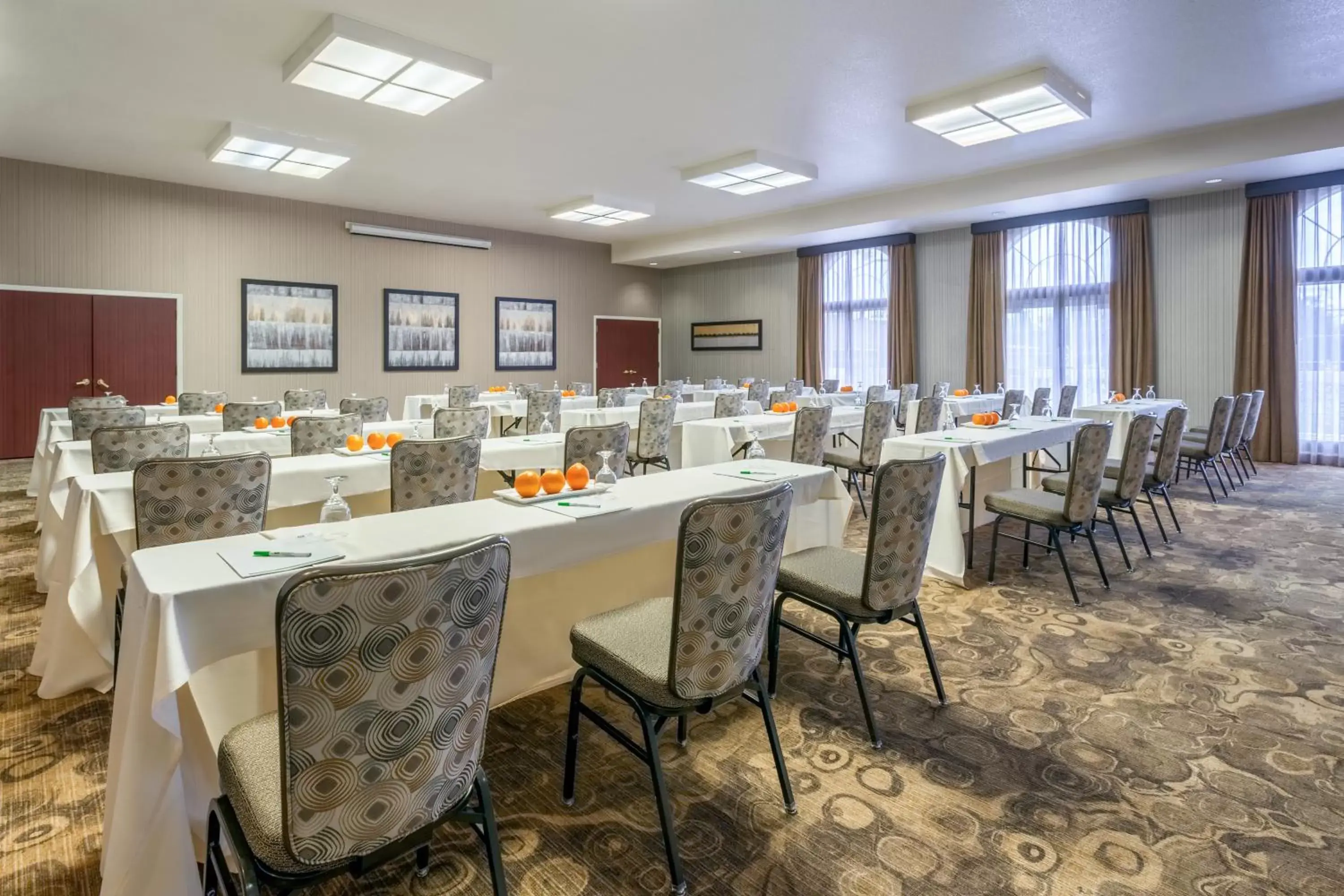 Meeting/conference room, Restaurant/Places to Eat in Holiday Inn Auburn, an IHG Hotel