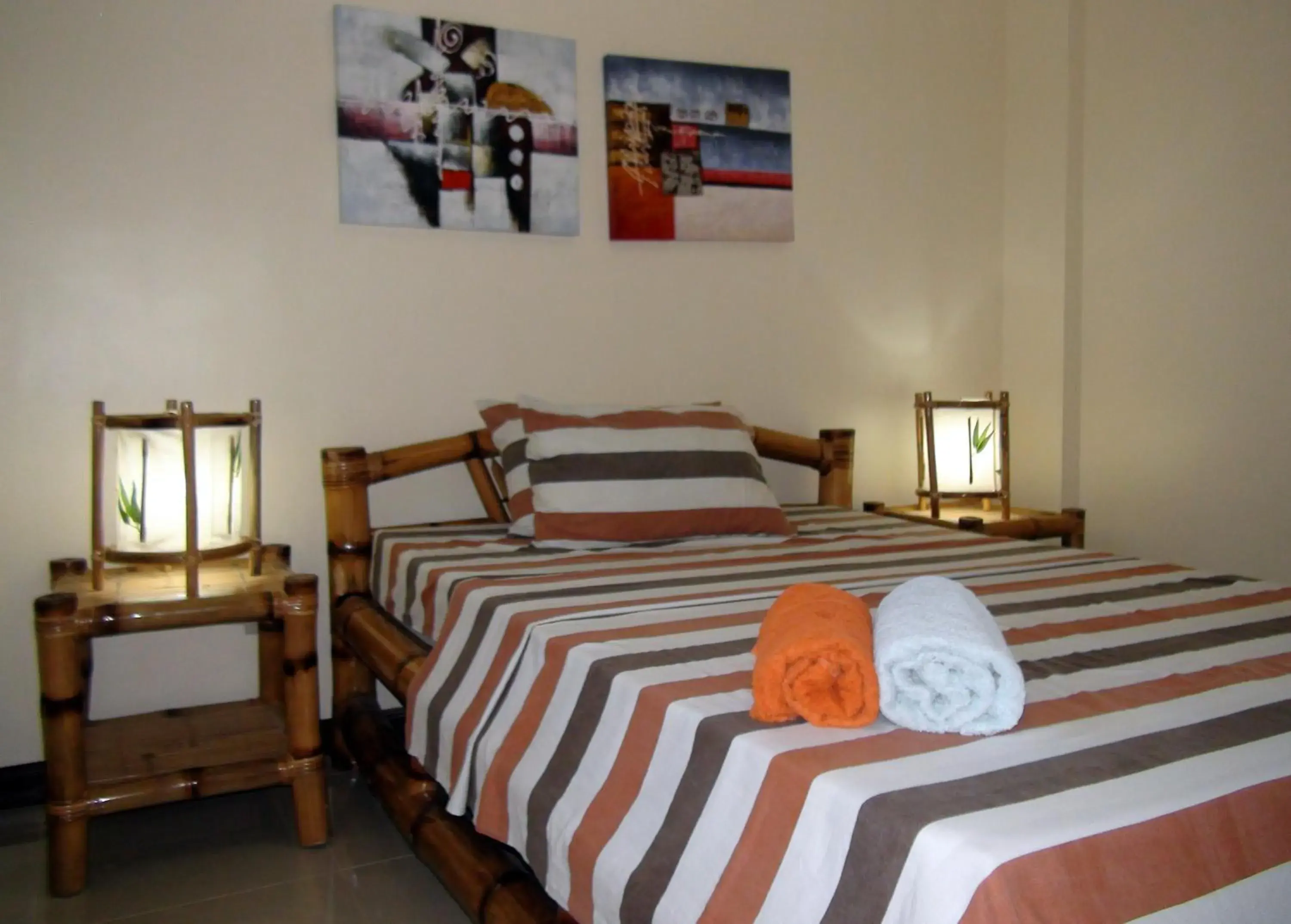 Bed in Squares Beachside Apartments Bed in Squares Beachside Apartments