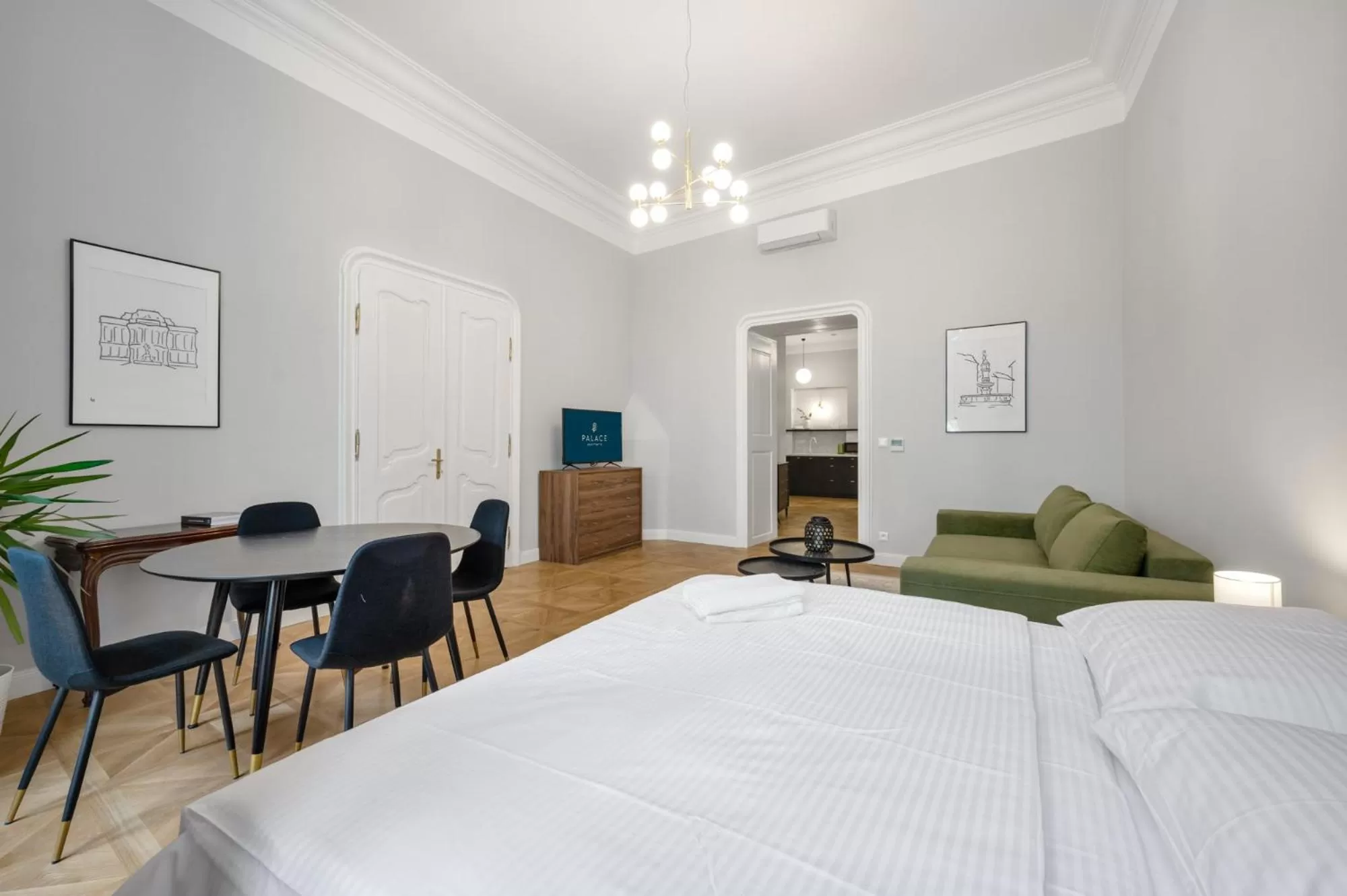 Bed in Palace Apartments