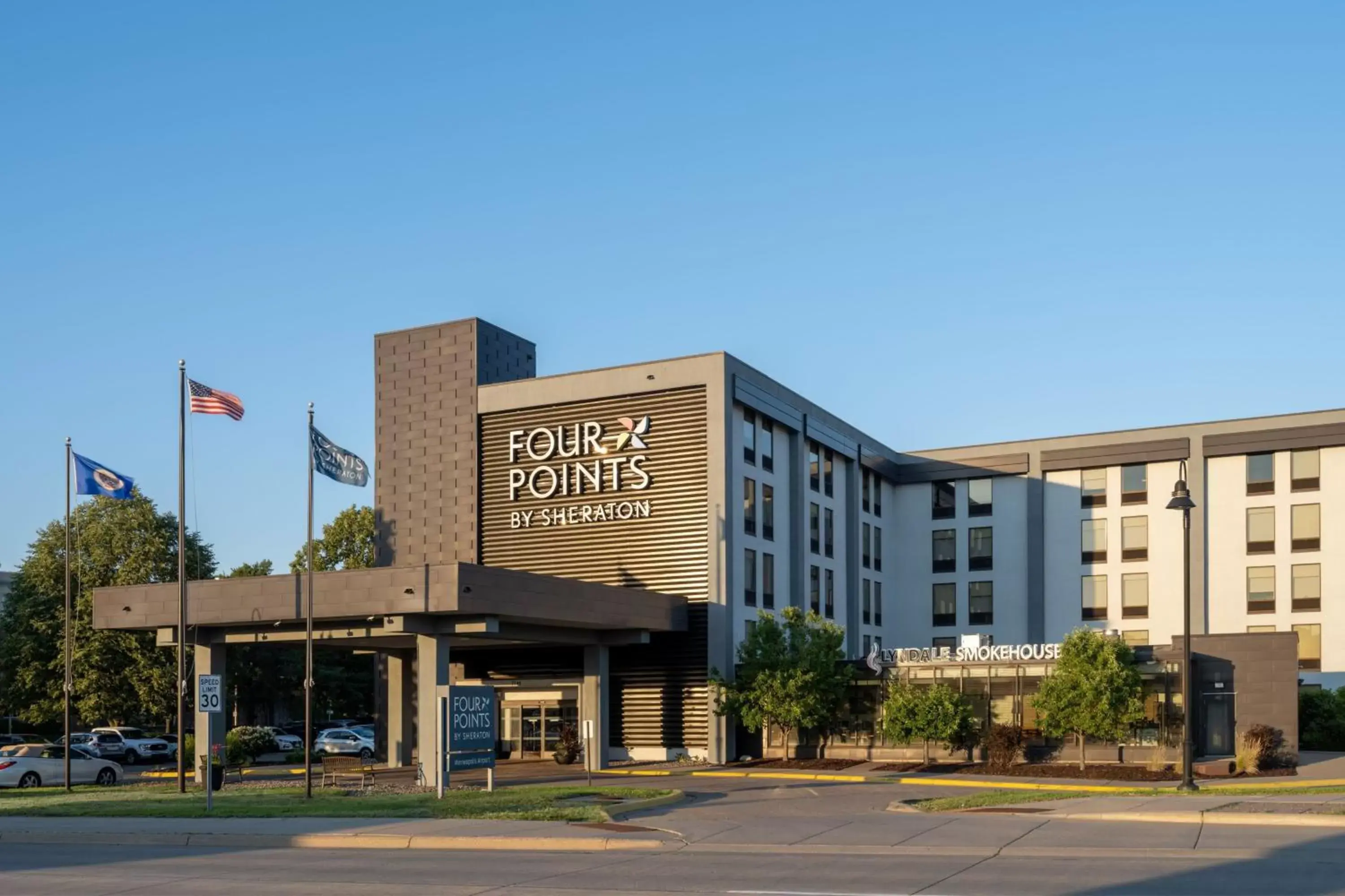 Property Building in Four Points by Sheraton Mall of America Minneapolis Airport