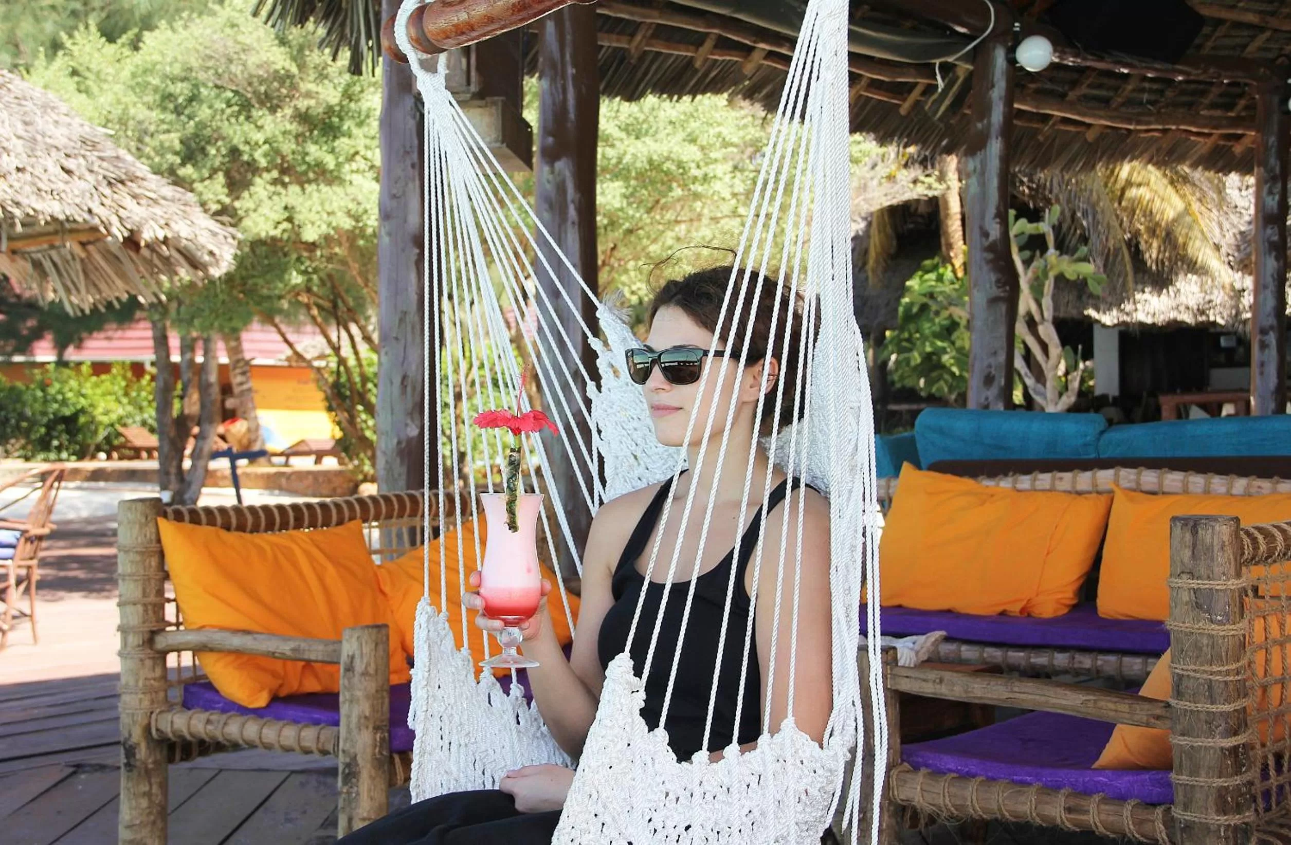 Restaurant/places to eat in Mnarani Beach Cottages