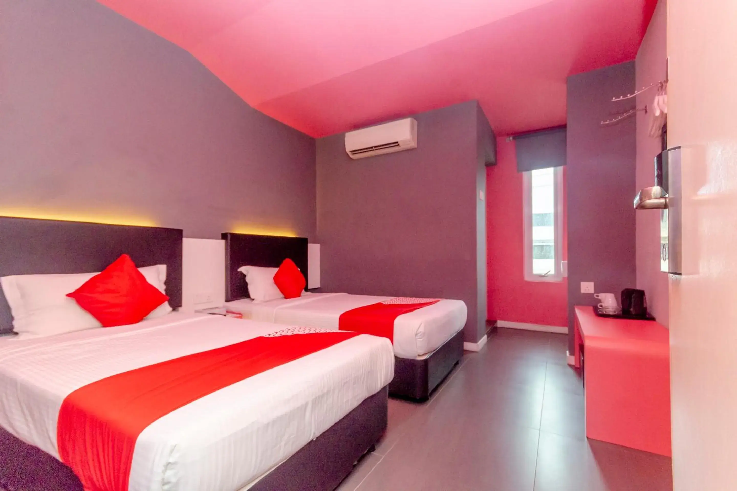 Bedroom, Bed in OYO 902 Rooms Boutique Hotel