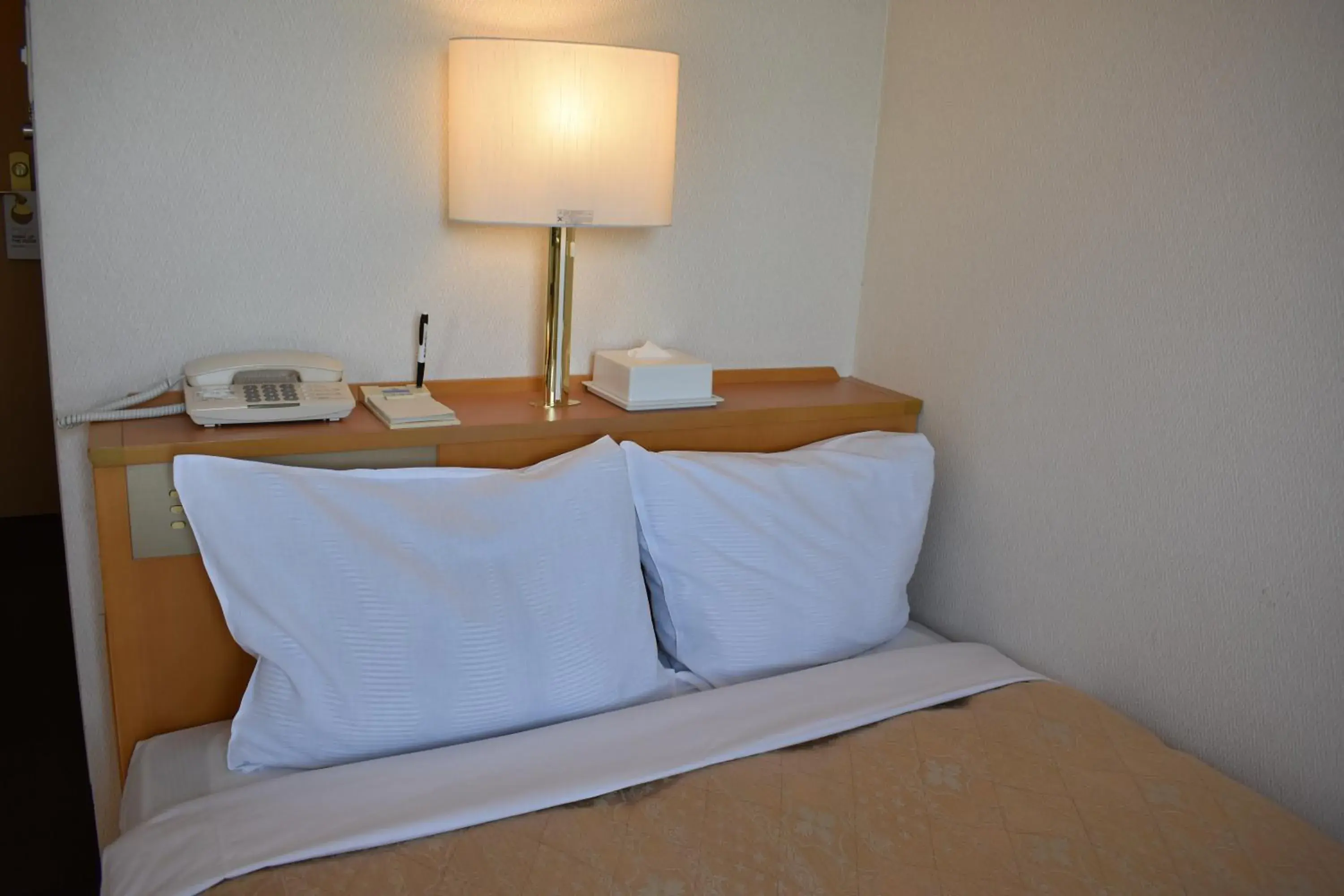 Double Room with Small Double Bed - Smoking in Hotel Crown Hills Toyokawa Double Room with Small Double Bed - Smoking in Hotel Crown Hills Toyokawa