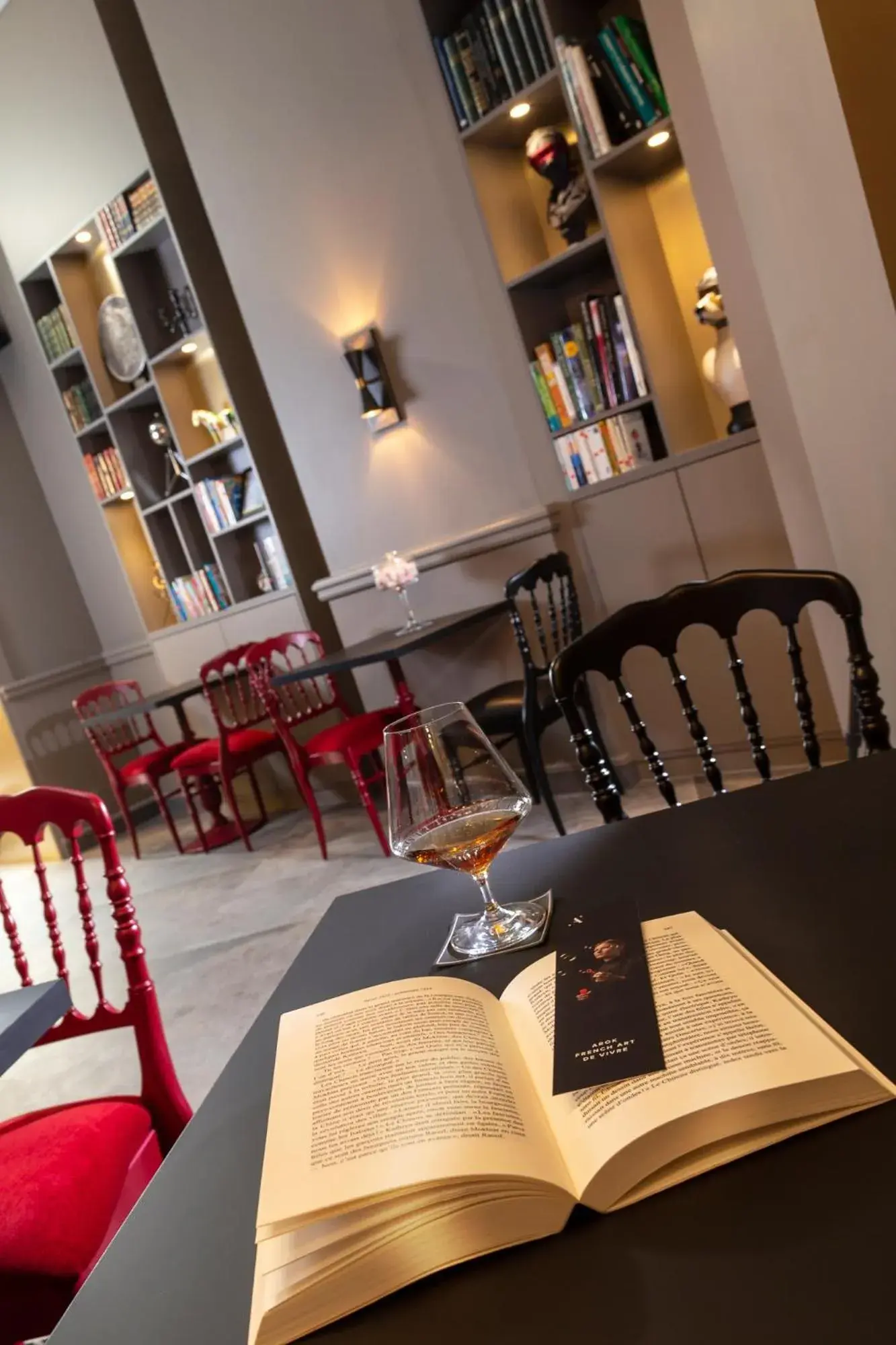 Library, Restaurant/Places to Eat in Hotel Arok