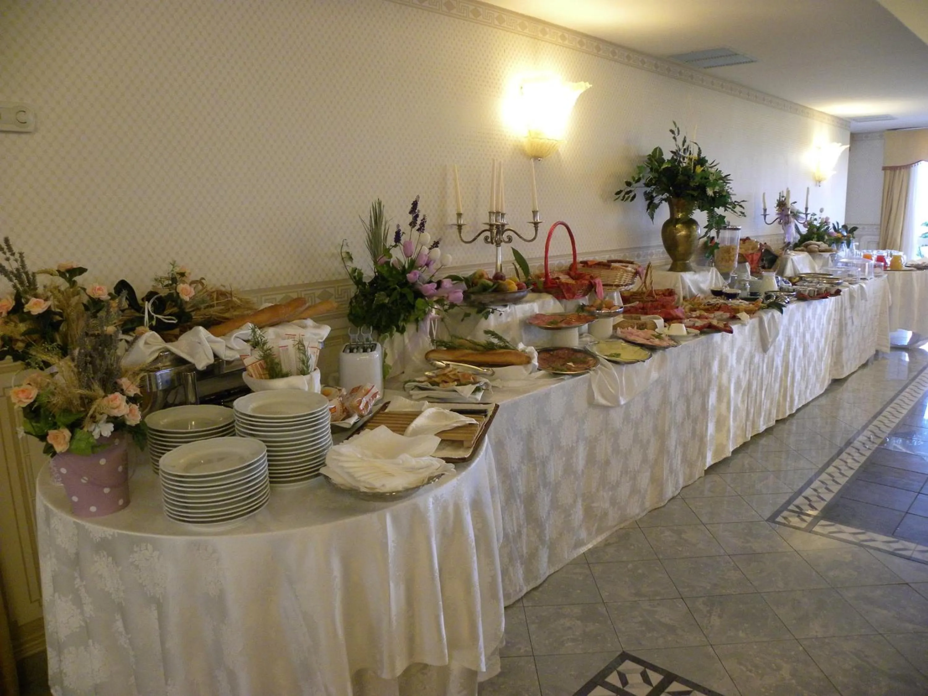 Food in Hotel Holiday Sul Lago