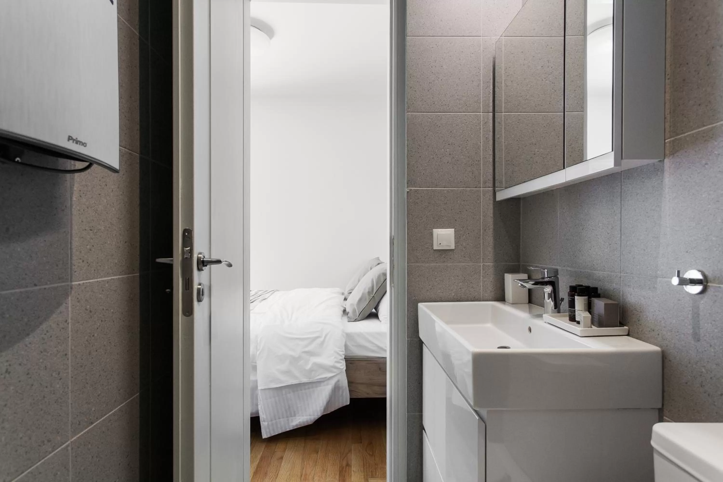 Bathroom in ZOIA The Hill by UPSTREET