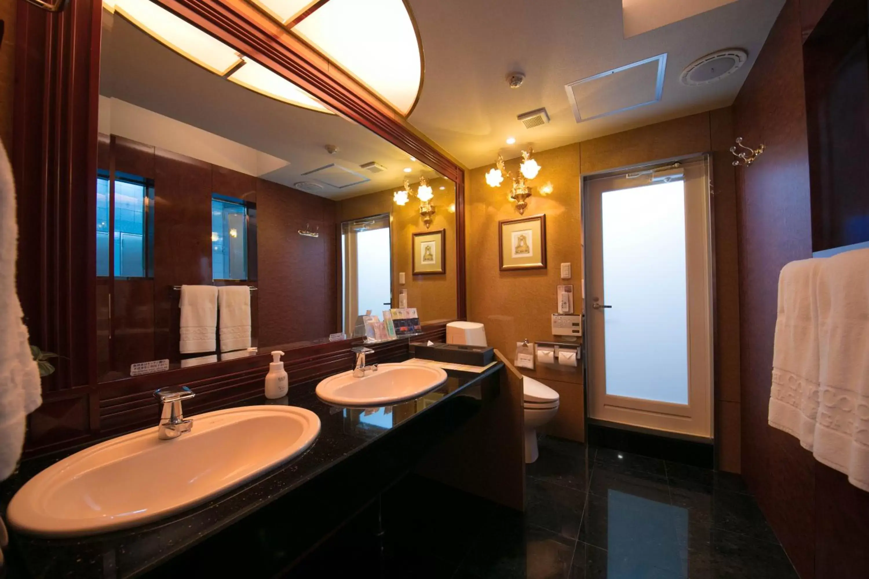 Bathroom in Hotel Concerto Nagasaki