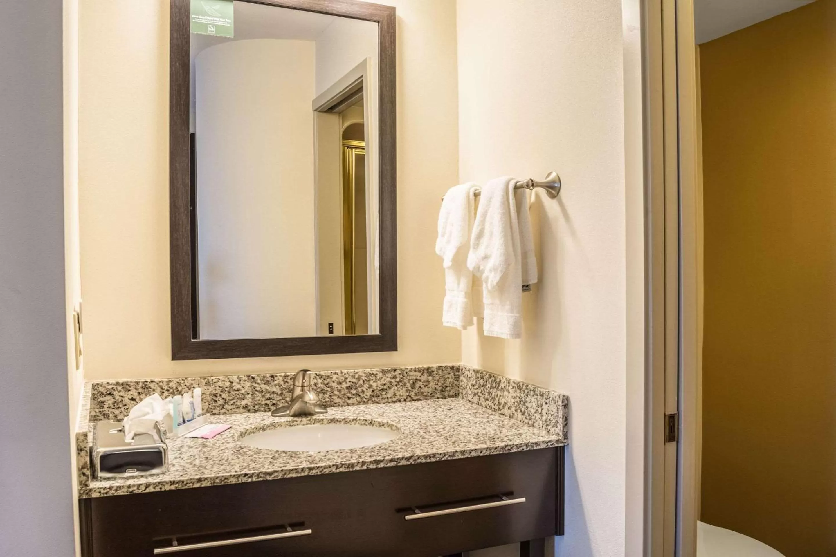 Photo of the whole room in Sleep Inn Bend Crossroads Plaza