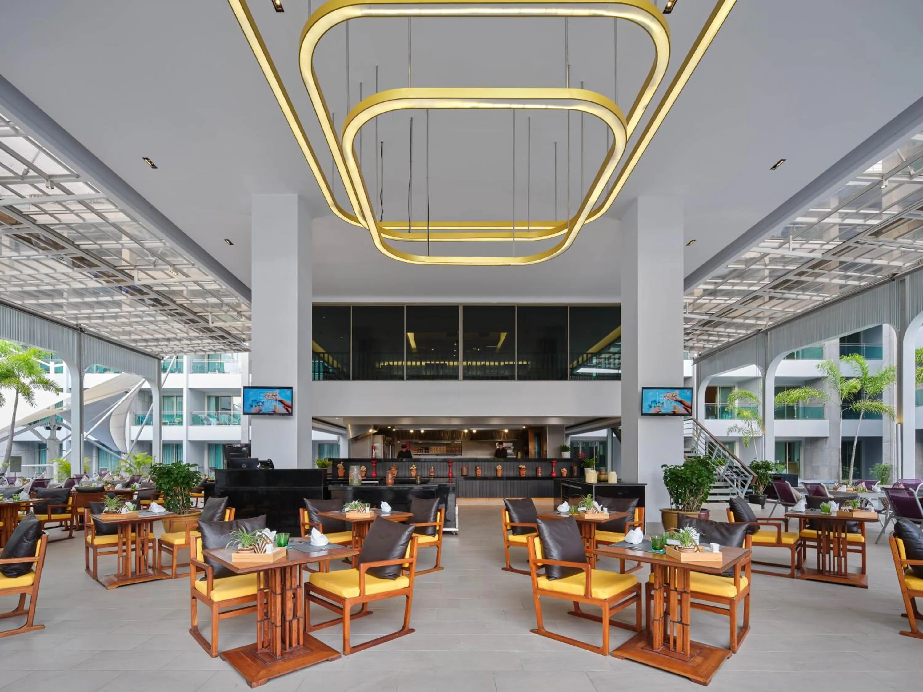 Restaurant/places to eat in The Kee Resort & Spa