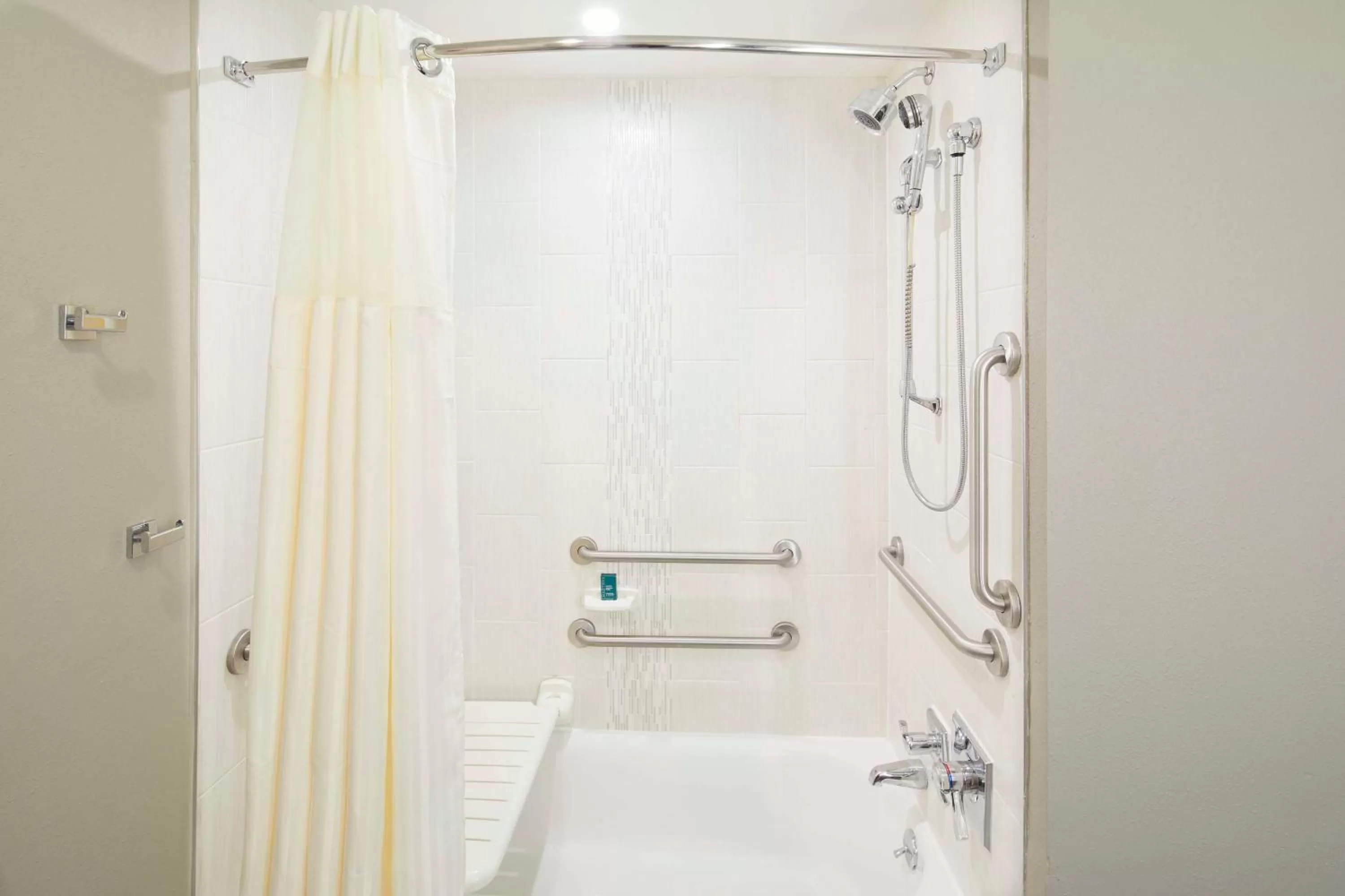 Bathroom in DoubleTree by Hilton Atlanta Alpharetta-Windward