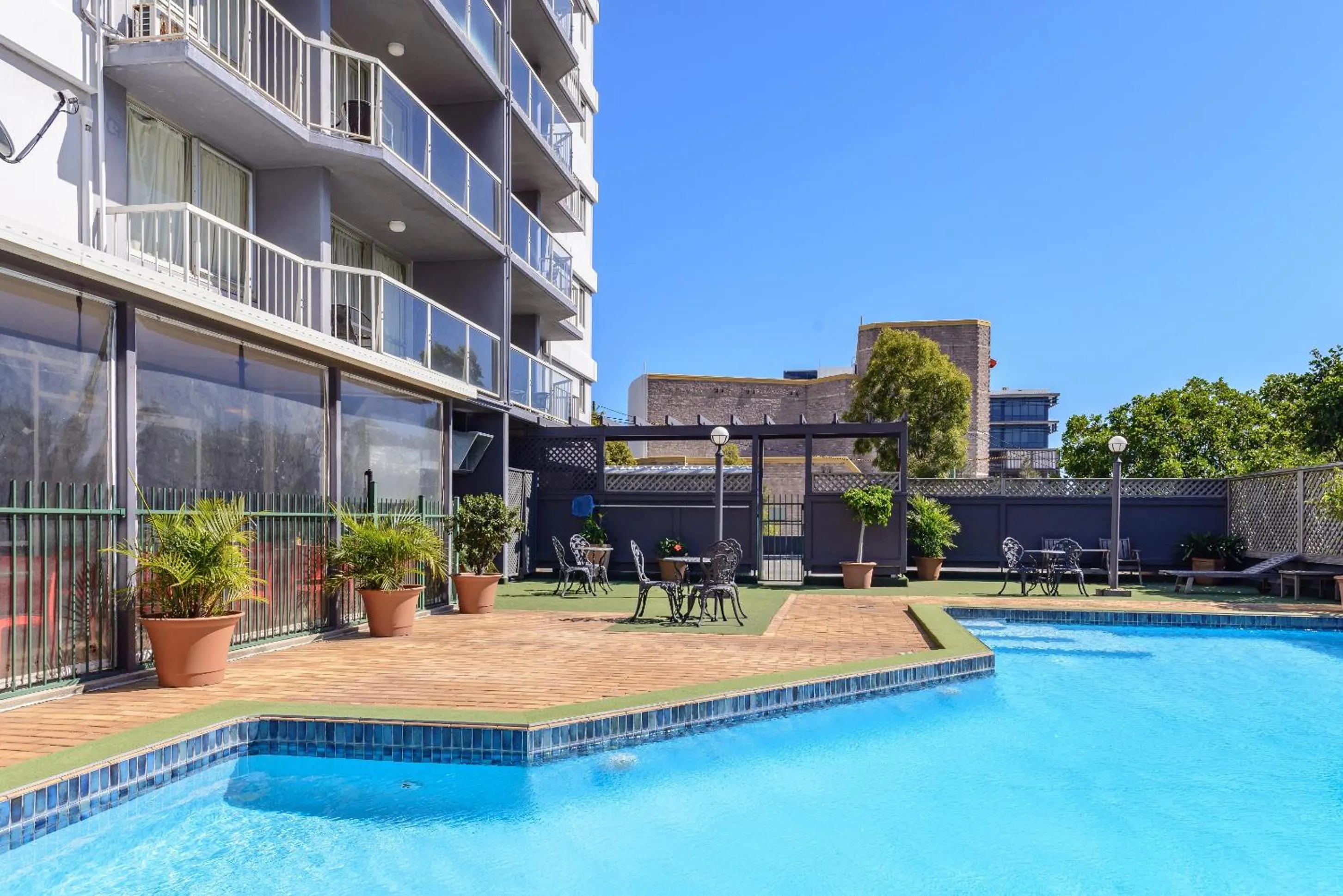 Balcony/Terrace, Swimming Pool in Metro Hotel & Apartments Gladstone