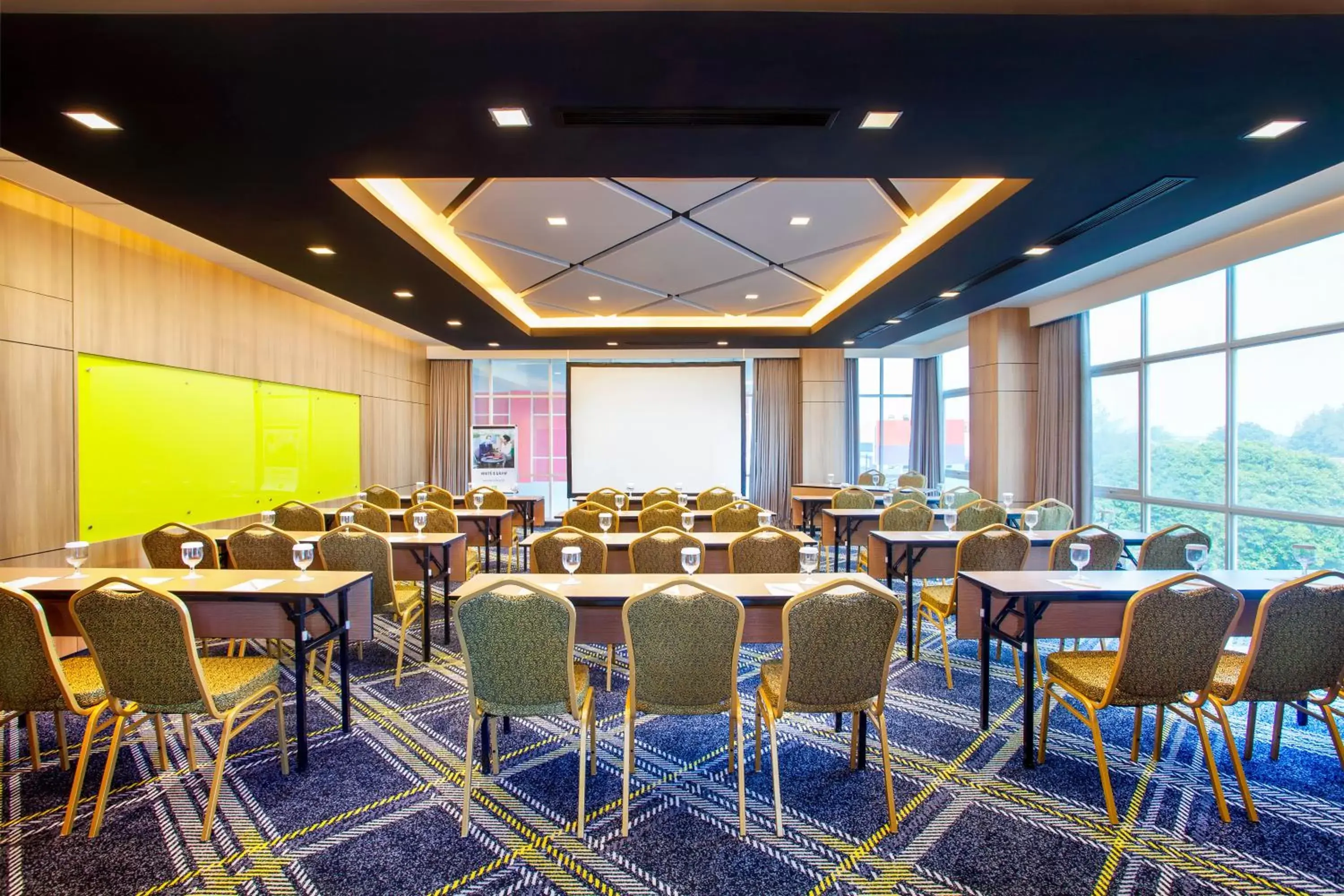 Business facilities in ibis Styles Bekasi Jatibening