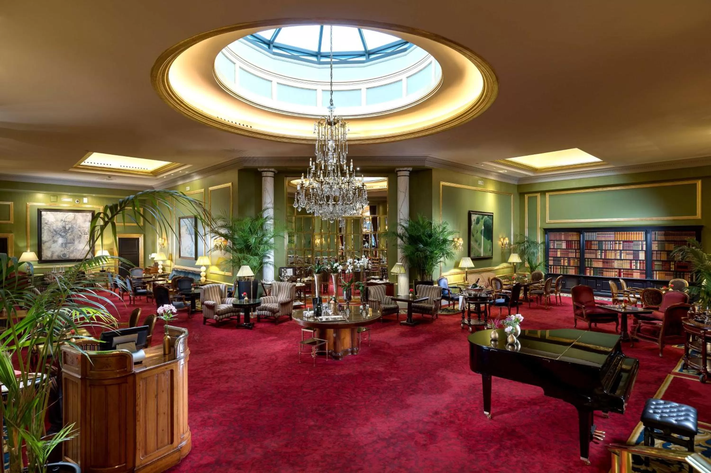 Lobby or reception in Wellington Hotel & Spa Madrid