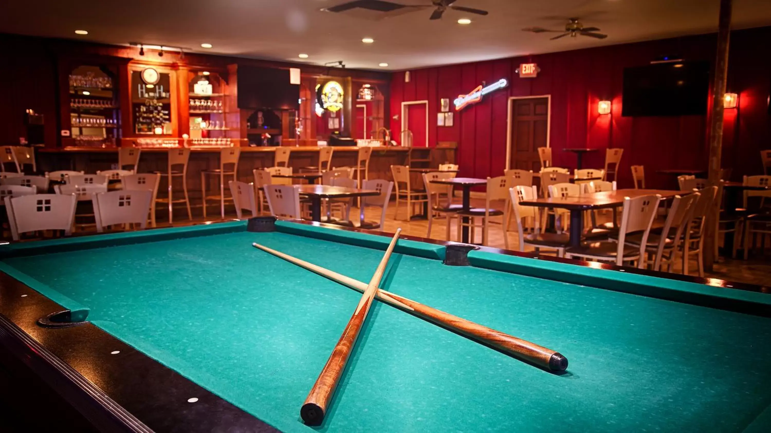 Lounge or bar, Billiards in Duniya Hotel