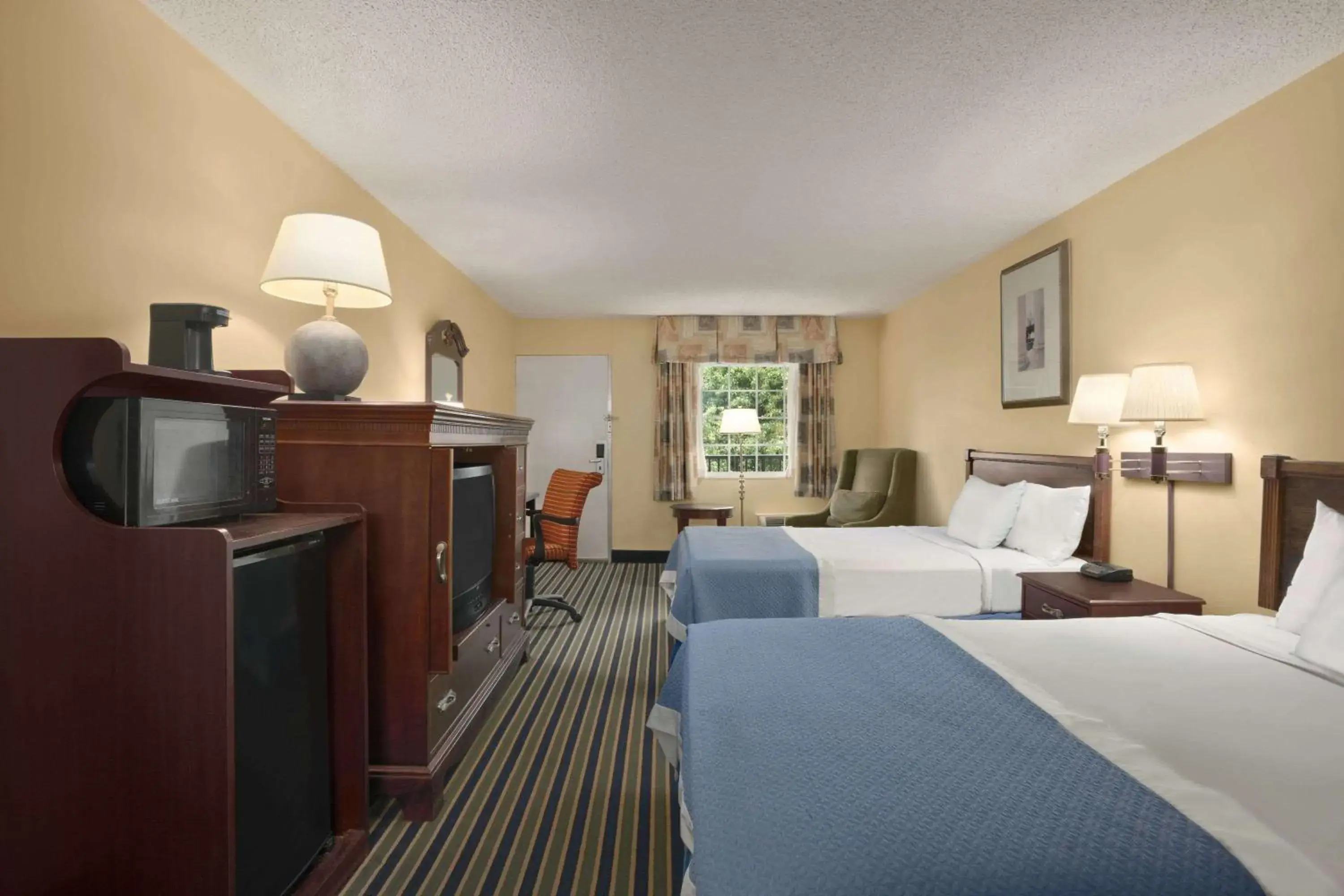 Photo of the whole room in Days Inn by Wyndham Alexandria, Washington DC area