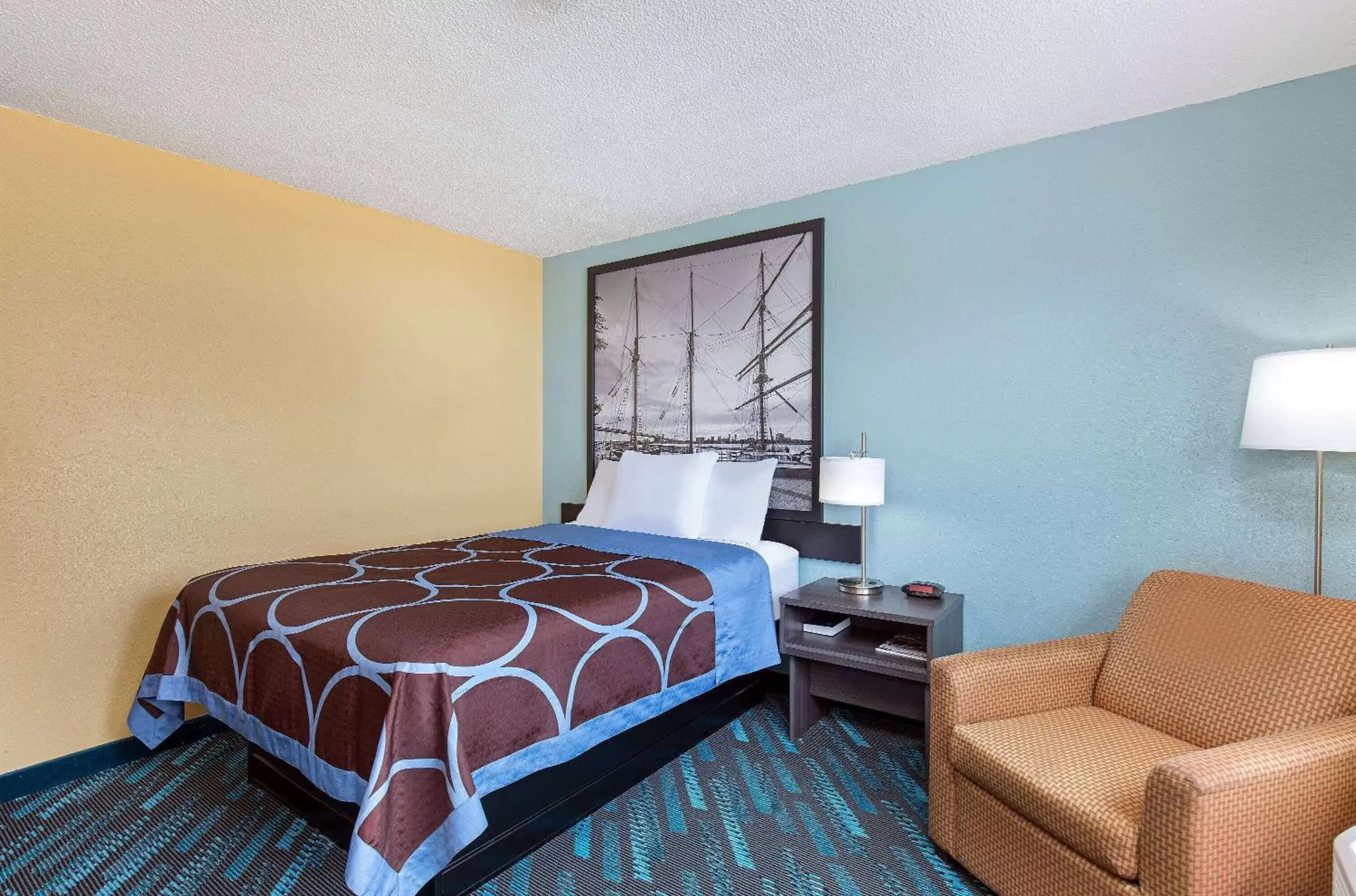 Photo of the whole room, Bed in Super 8 by Wyndham Somerset