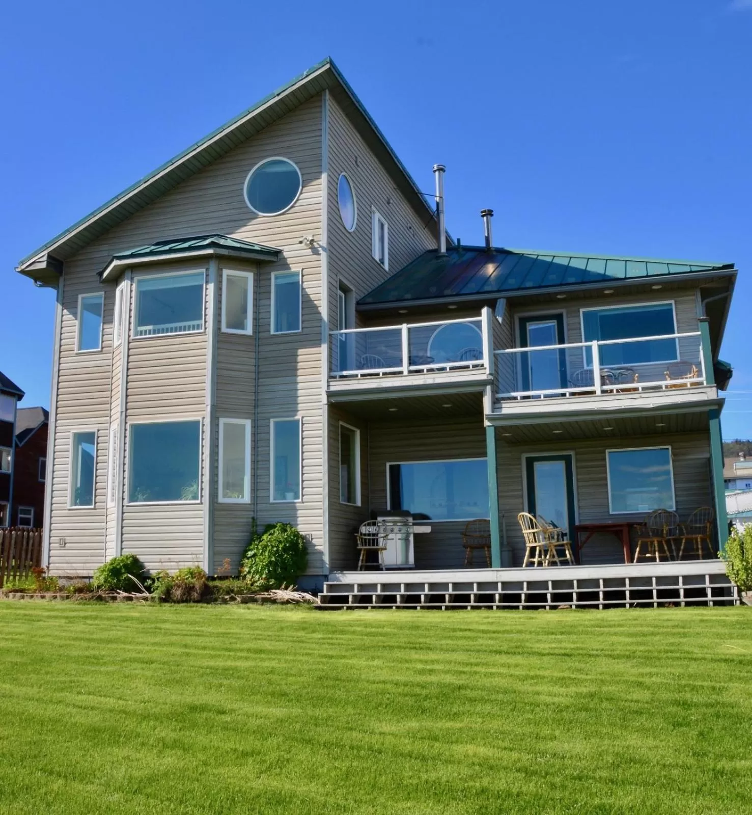 Property Building in Driftwood Inn