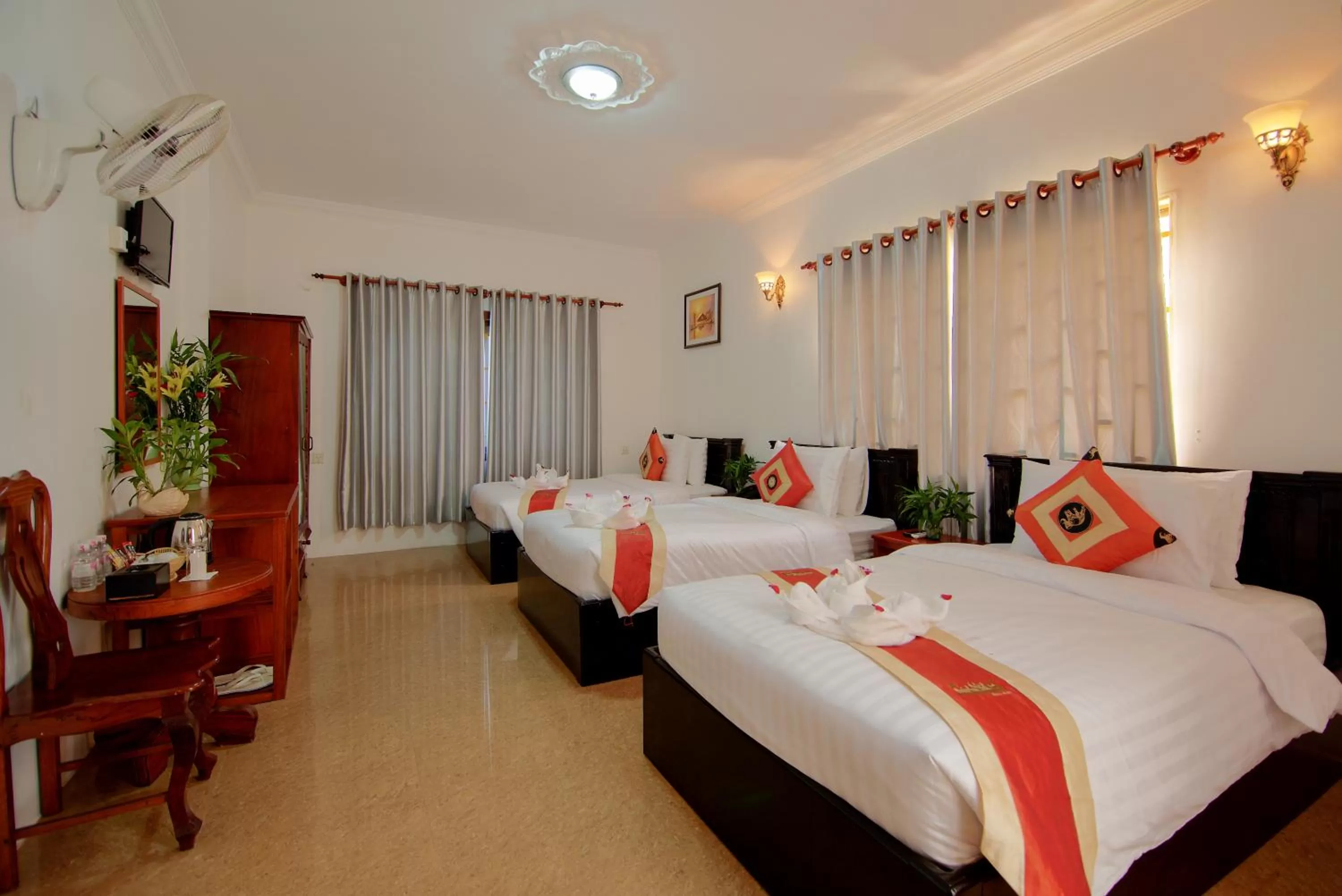 Photo of the whole room, Bed in Bou Phanith Villa