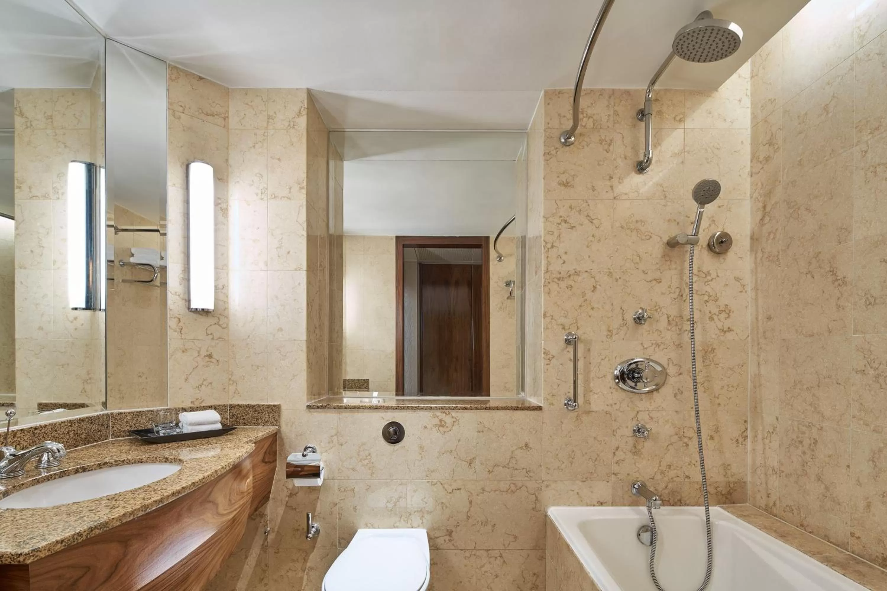 Bathroom in Sheraton Towers Singapore Hotel