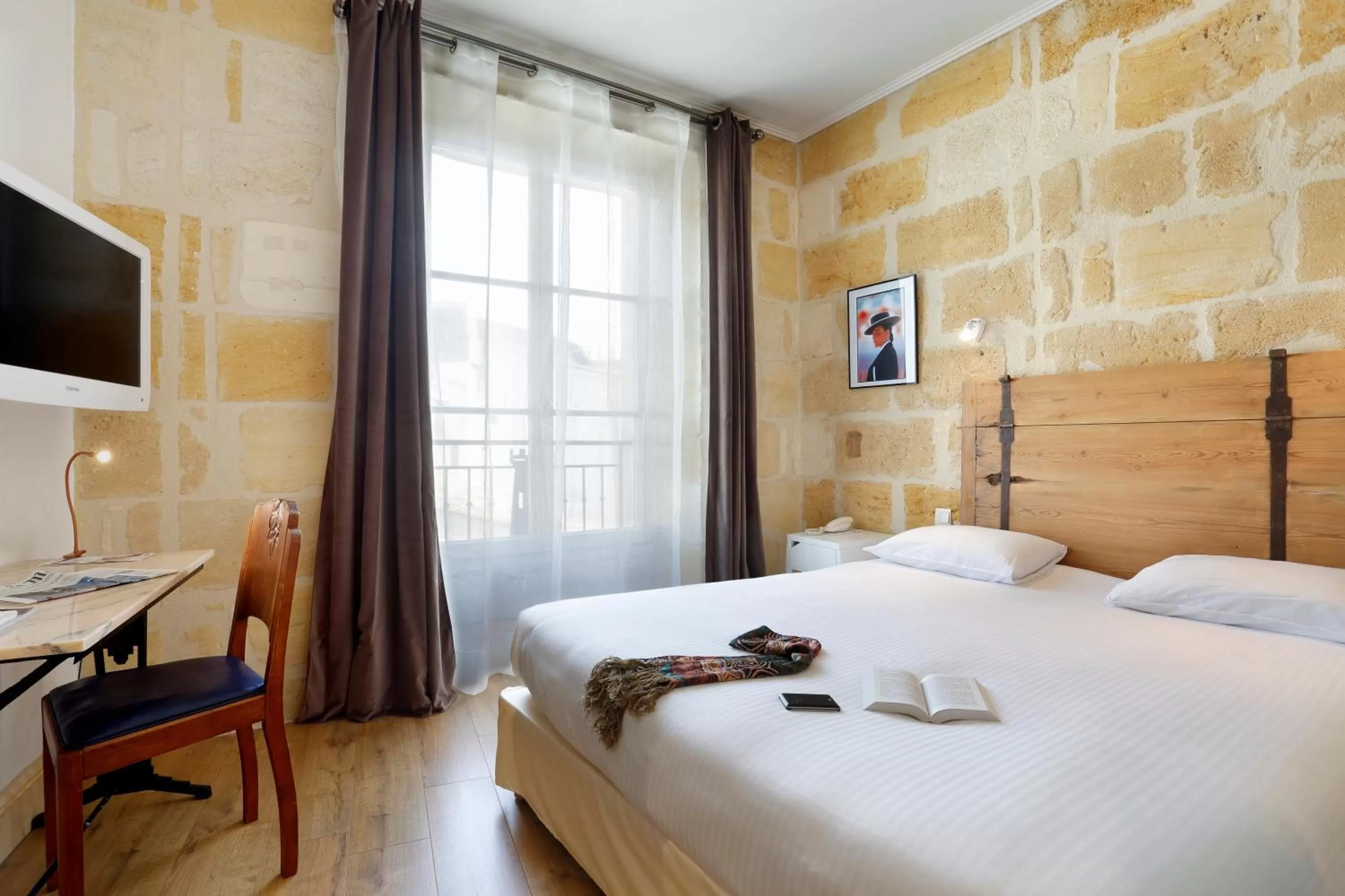 Bed in Hôtel La Tour Intendance