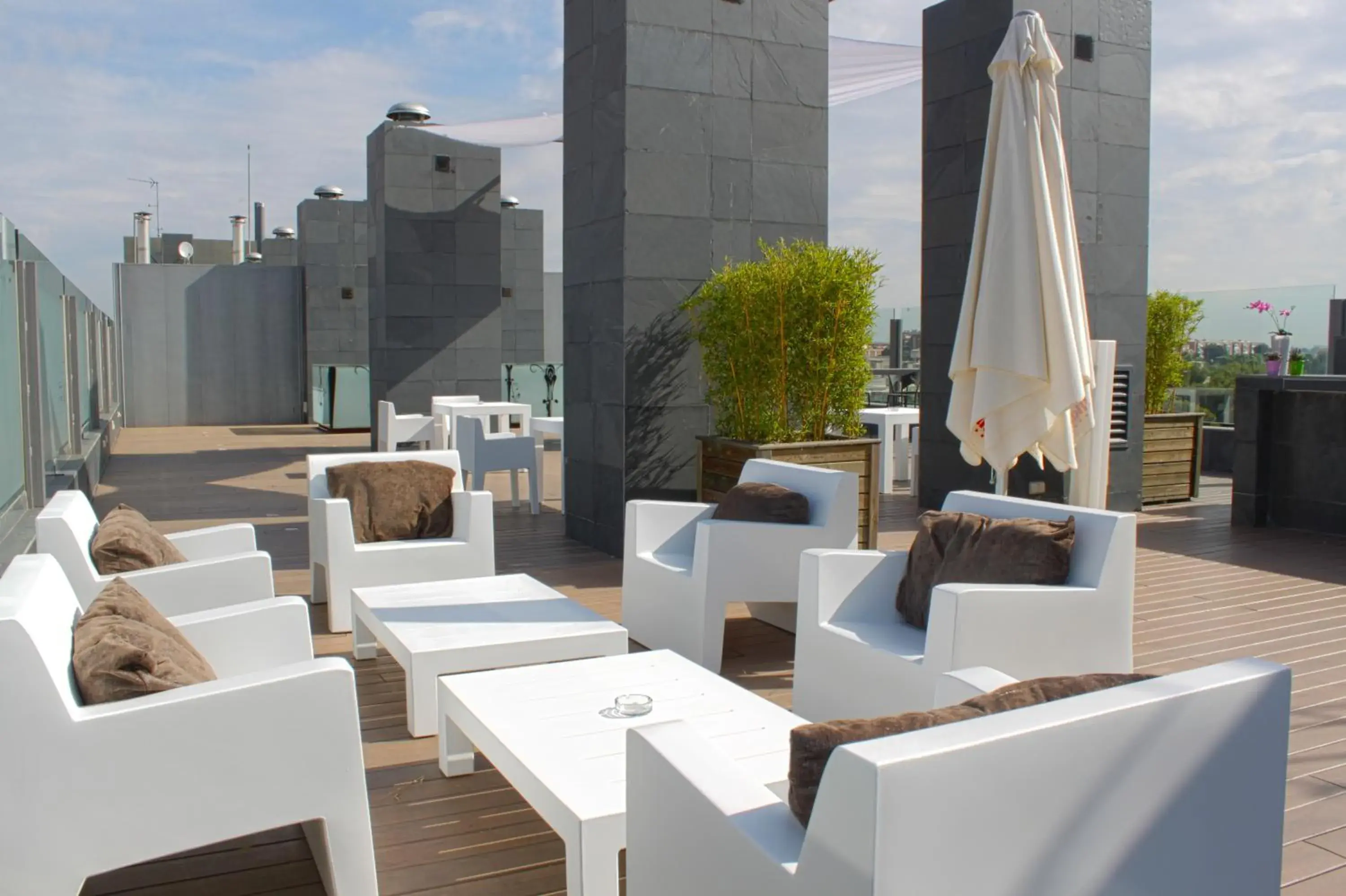 Balcony/Terrace, Lounge/Bar in PCM Forum Alcalá