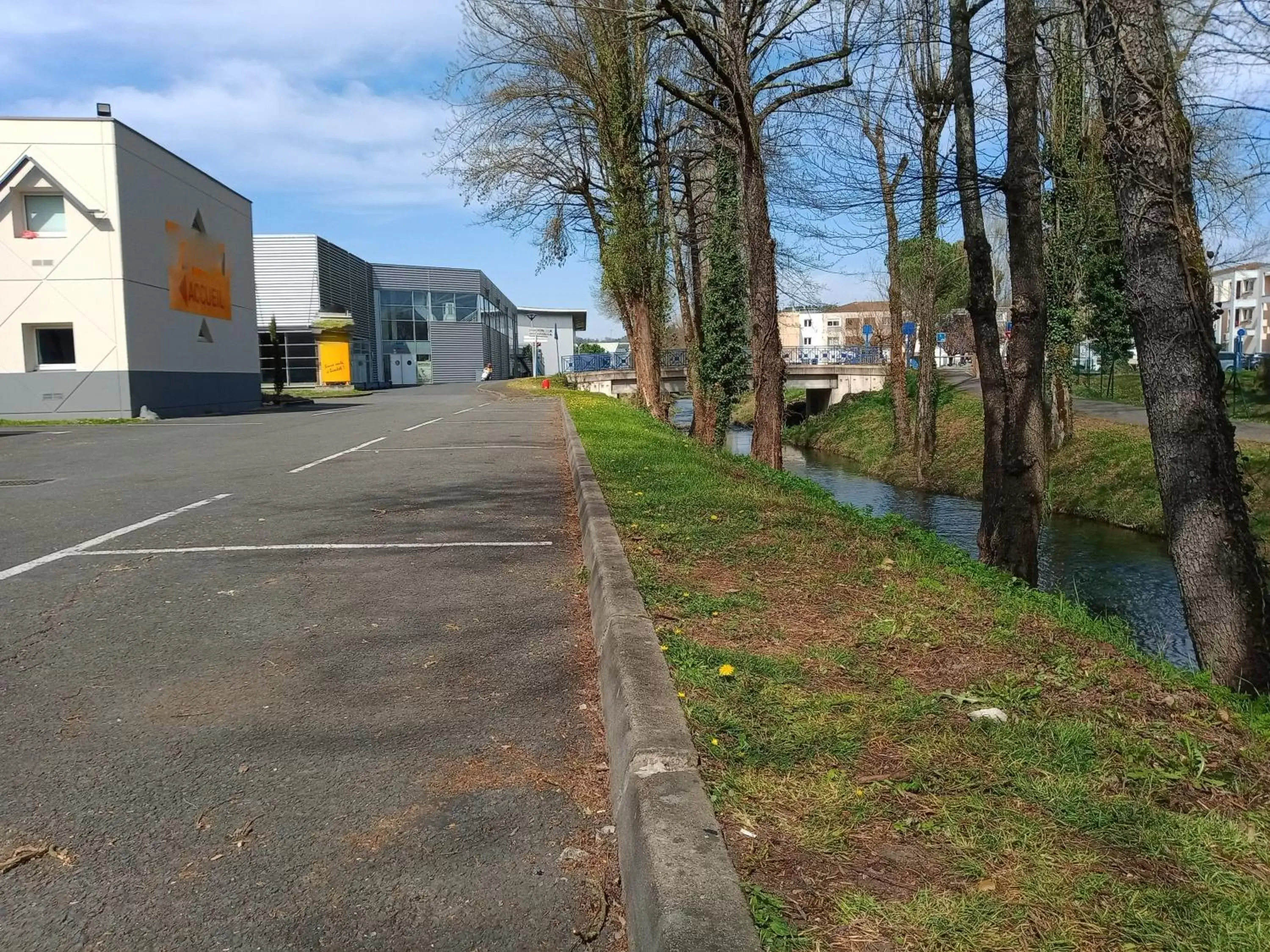 Parking, Property Building in easotel Périgueux