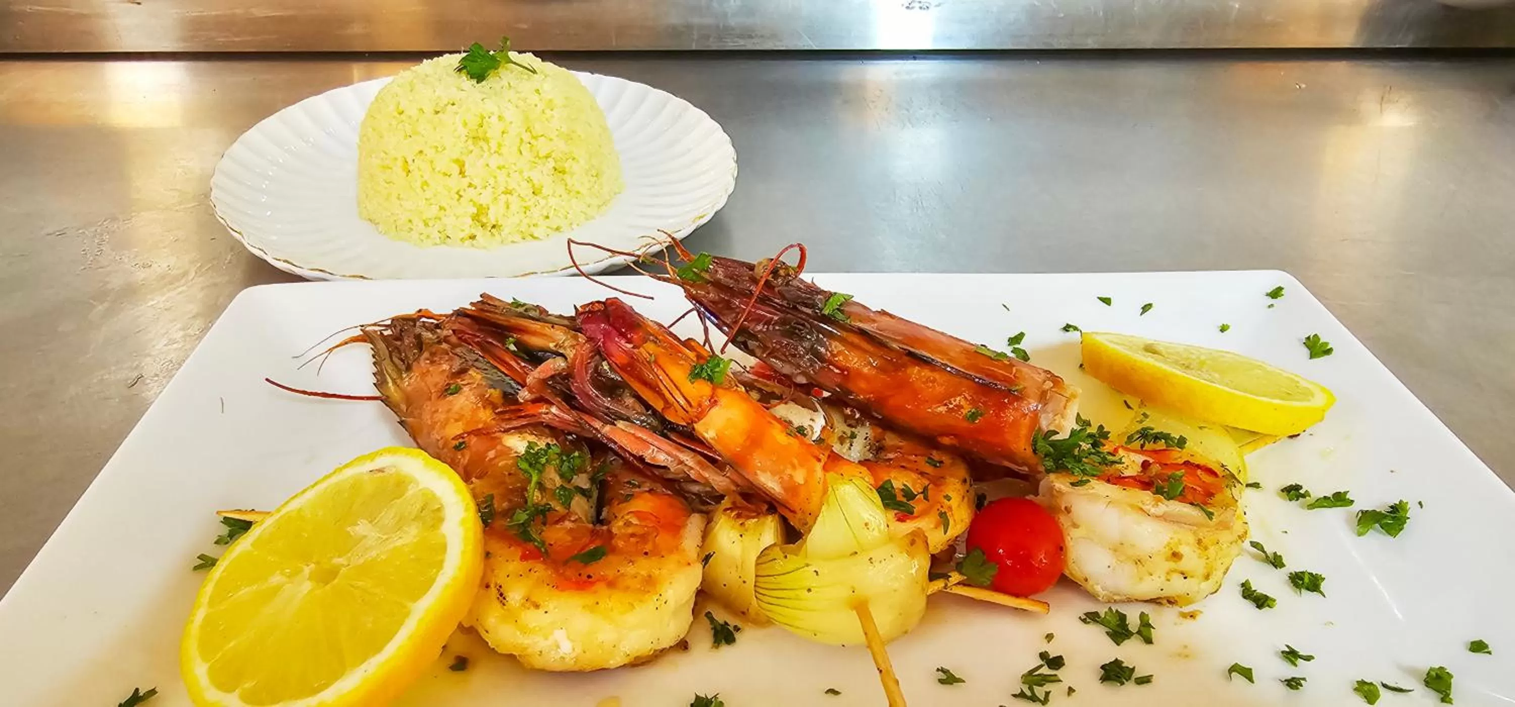 Lunch in Hôtel FAMILLE MONDIALE