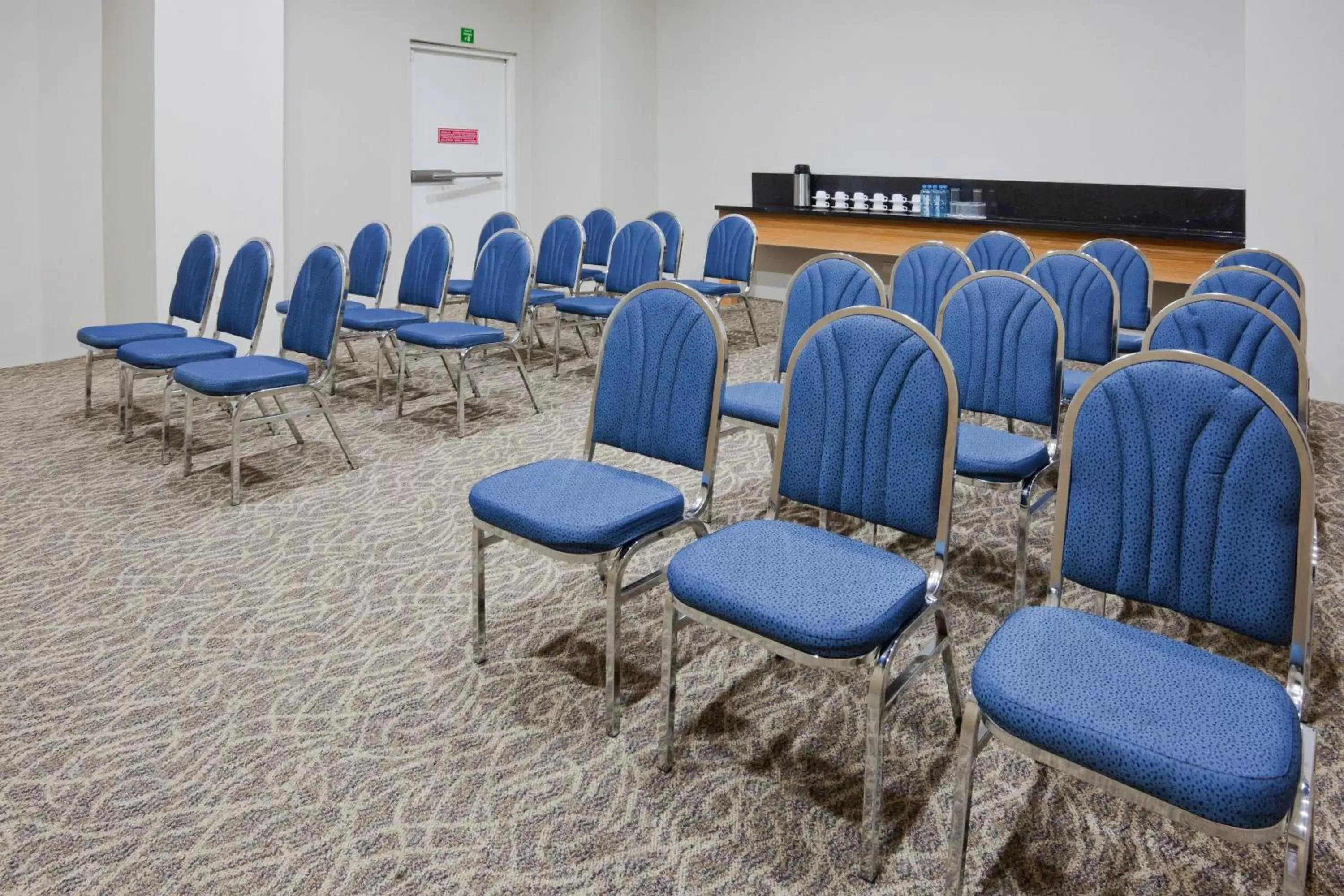 Meeting/conference room in Holiday Inn Express Ciudad Del Carmen, an IHG Hotel