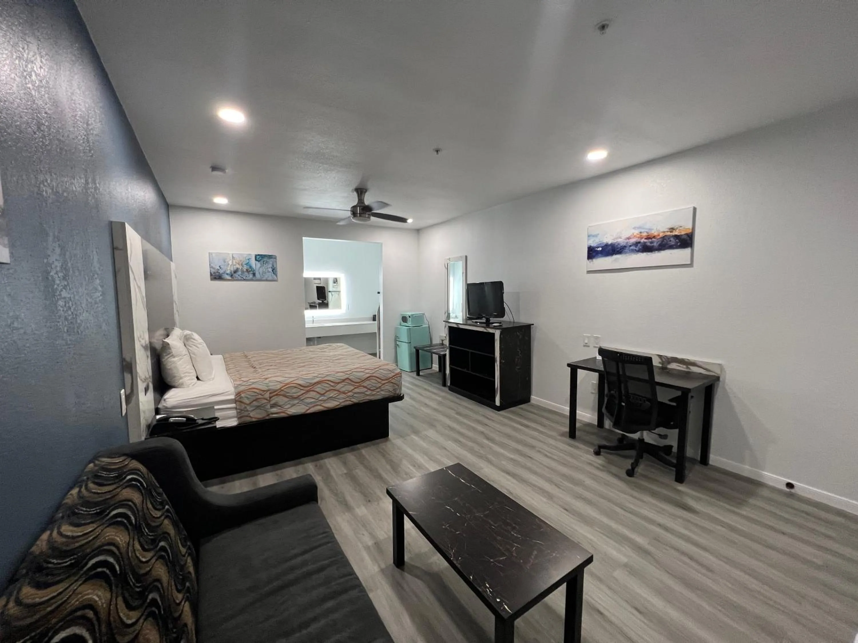 Bedroom, Bed in Grand Villa Inn Galleria