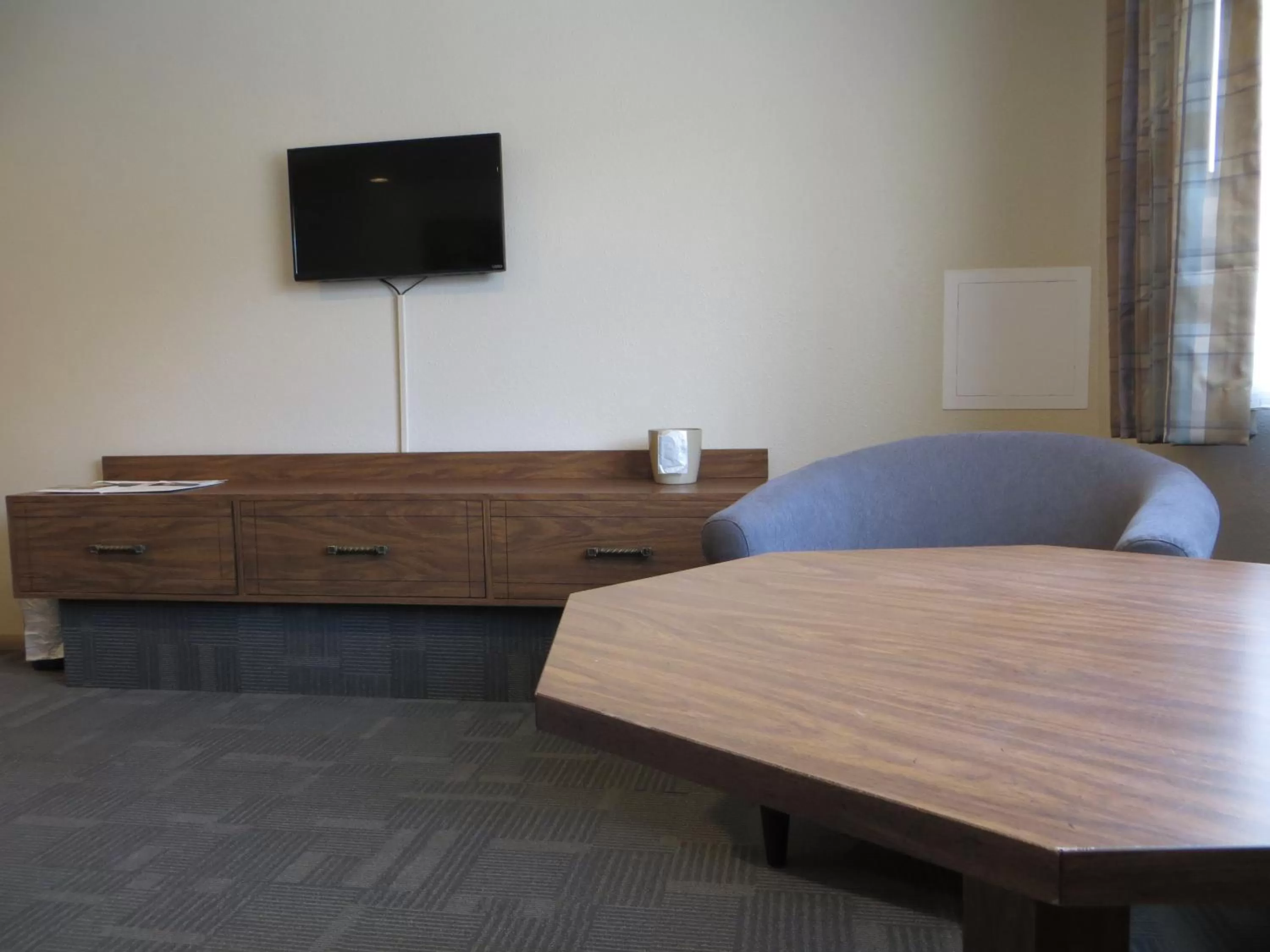 TV and multimedia, TV/Entertainment Center in Jailhouse Motel and Casino