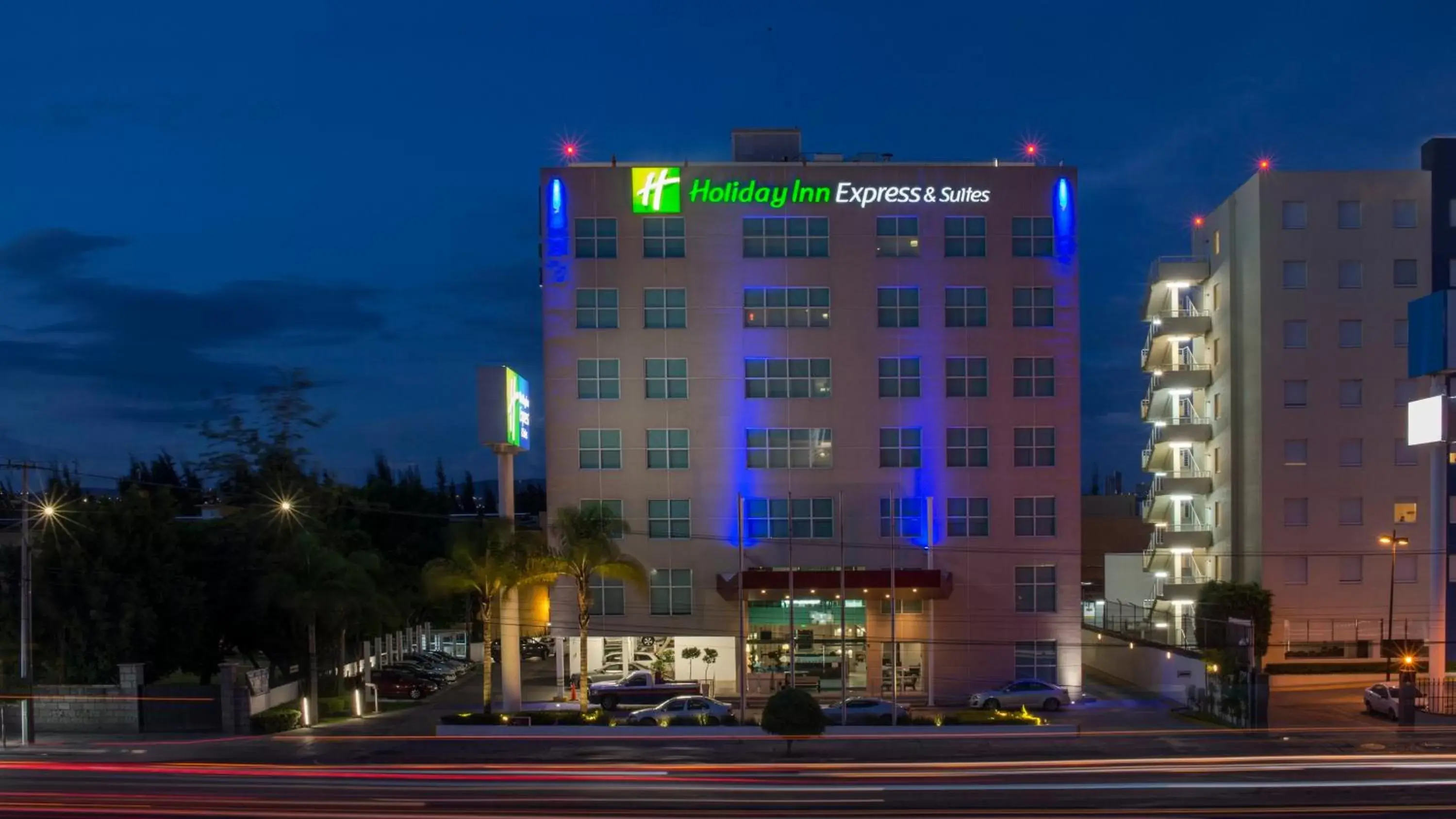 Property Building in Holiday Inn Express & Suites Queretaro, an IHG Hotel