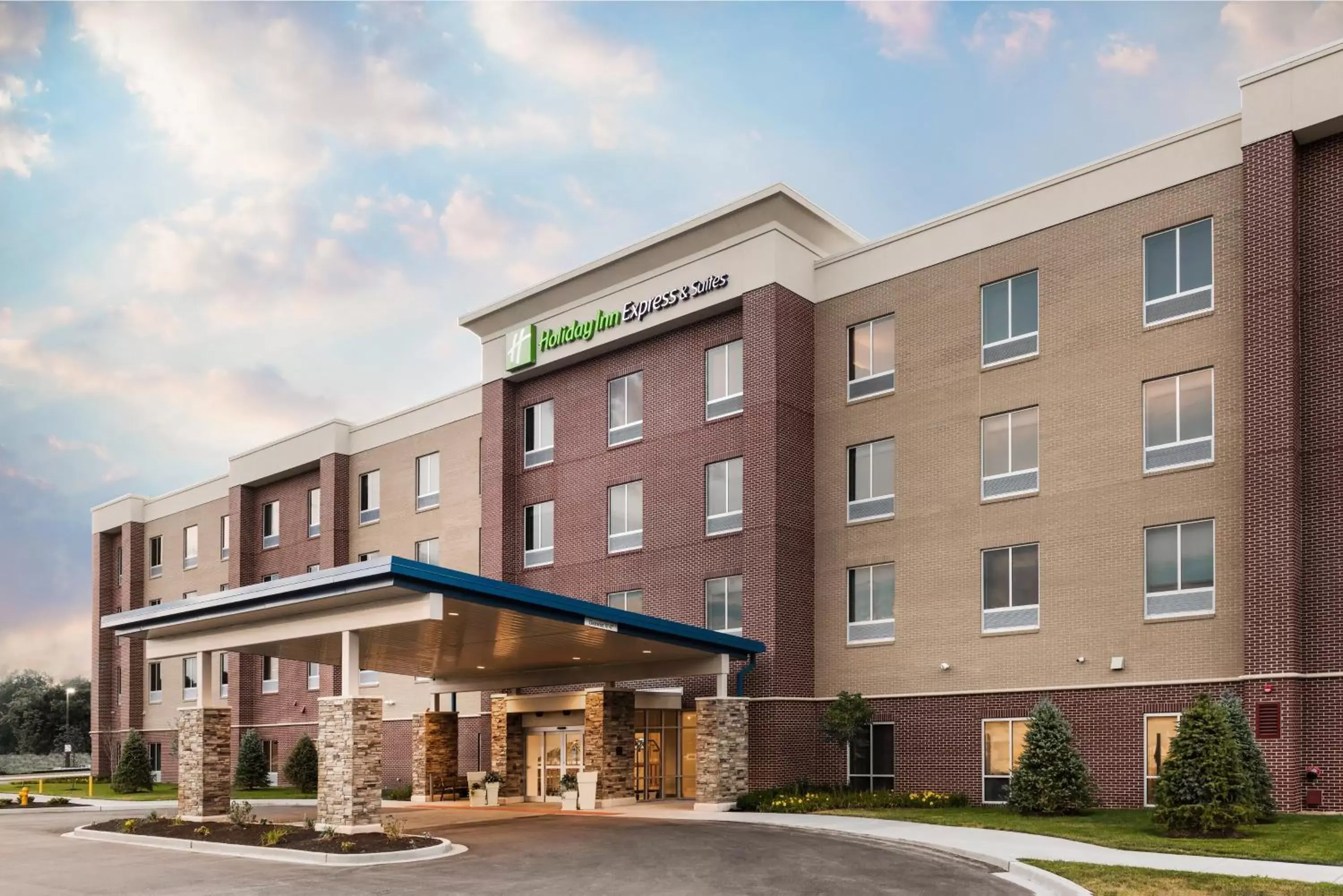 Property Building in Holiday Inn Express & Suites St. Louis - Chesterfield, an IHG Hotel