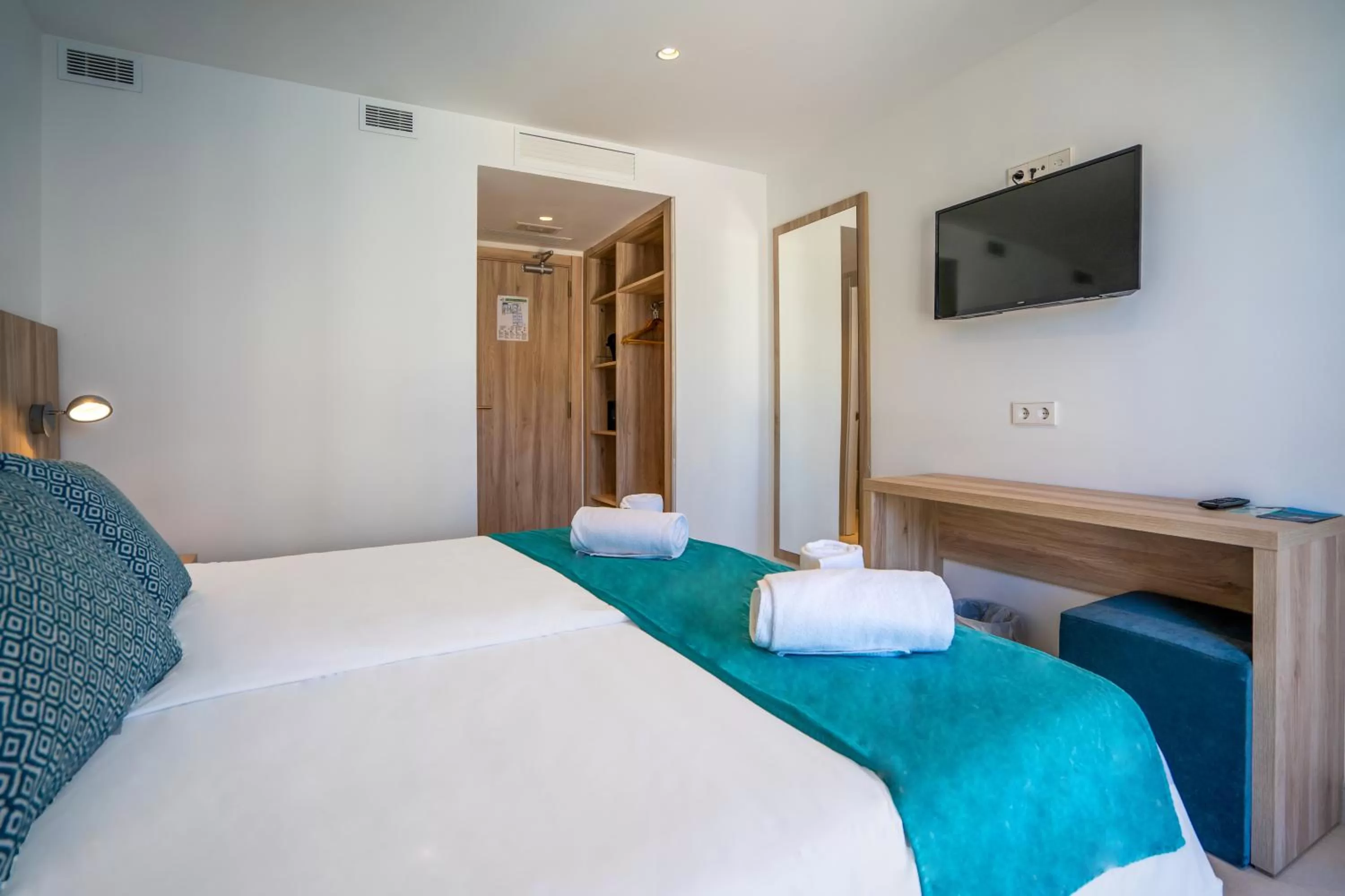 Photo of the whole room, Bed in INNER Hotel Rupit "Adults Only"