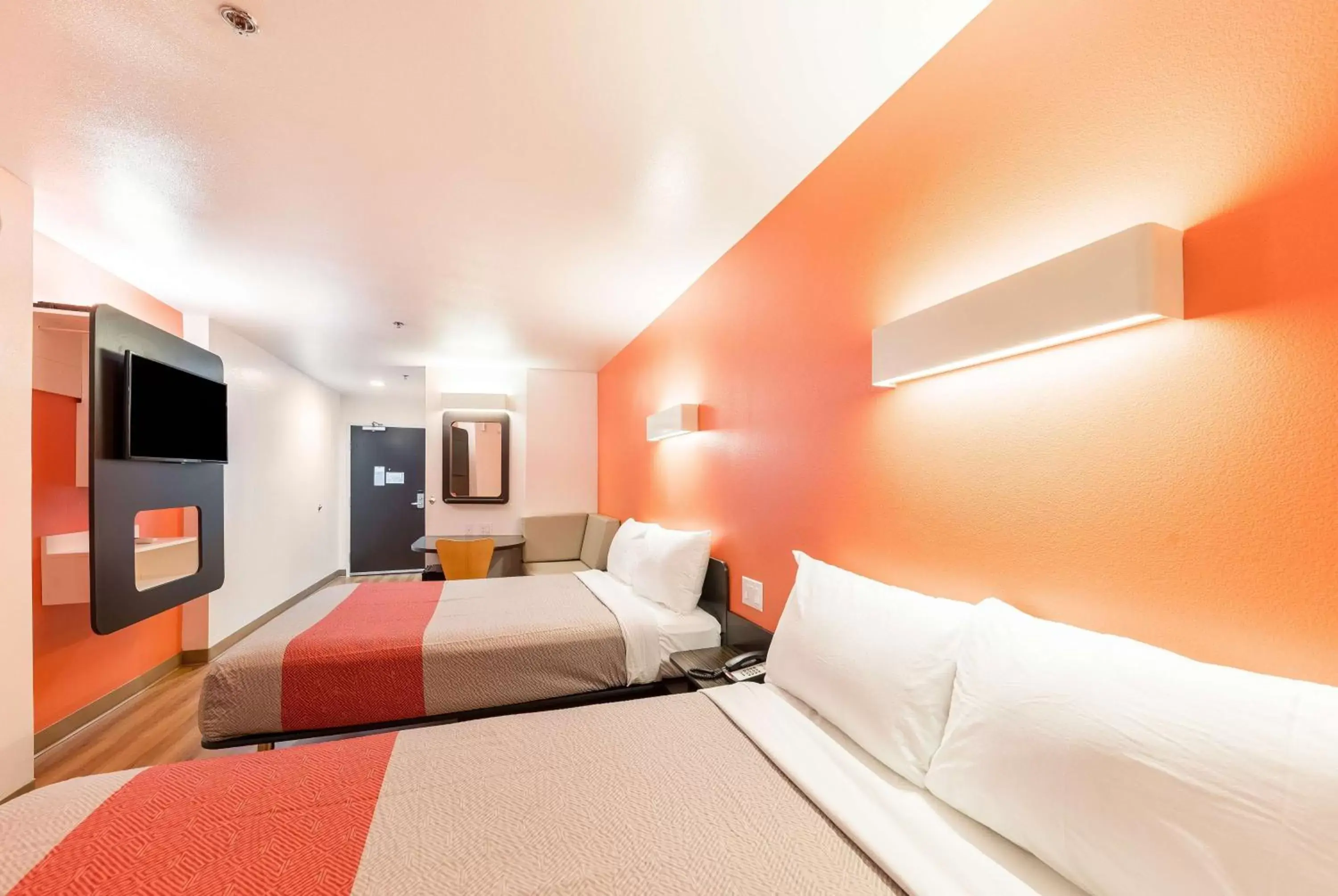 Photo of the whole room, Bed in Motel 6 Fort Worth, TX - North - Saginaw Photo of the whole room, Bed in Motel 6 Fort Worth, TX - North - Saginaw