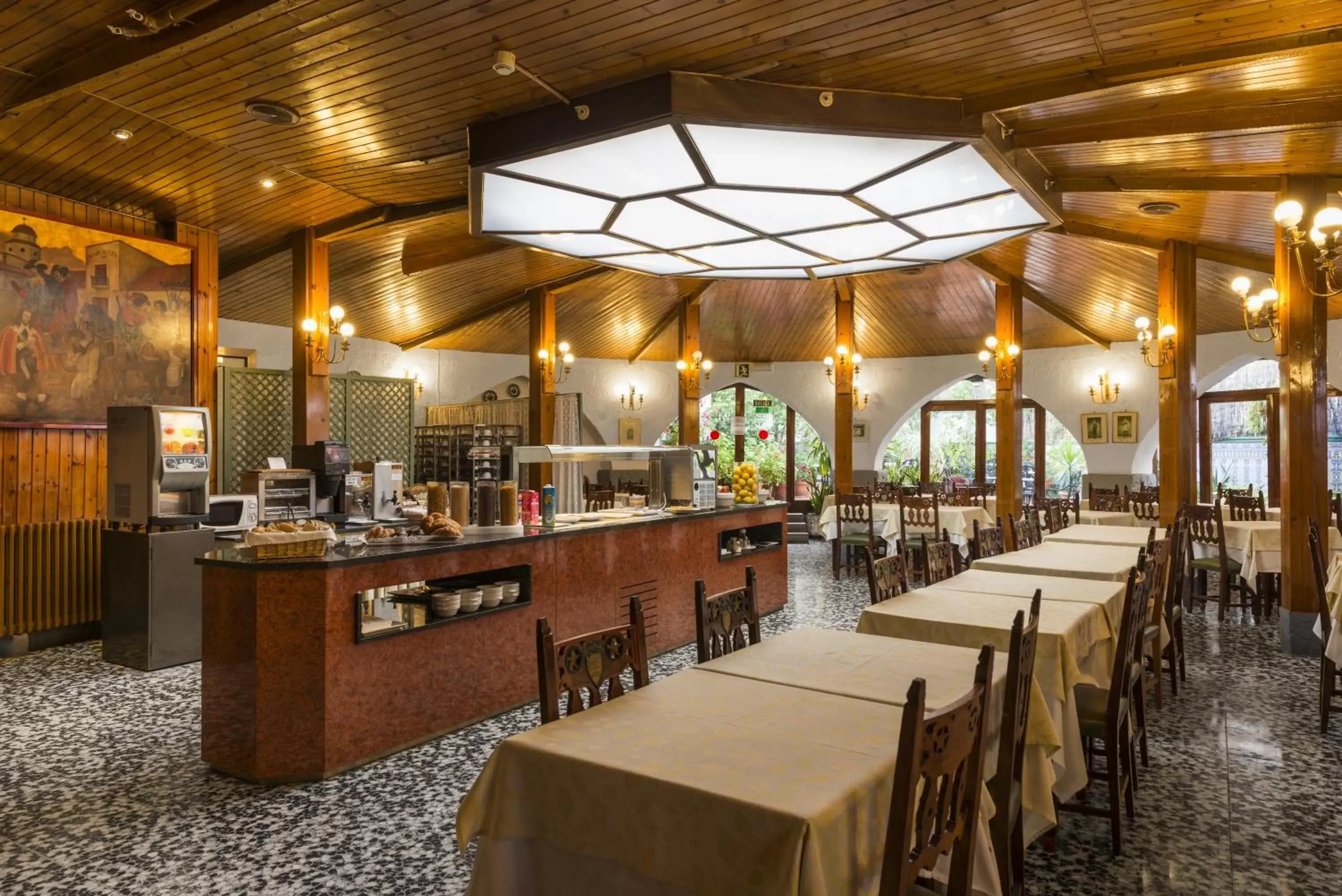 Restaurant/Places to Eat in Mesón Castilla Atiram Hotels