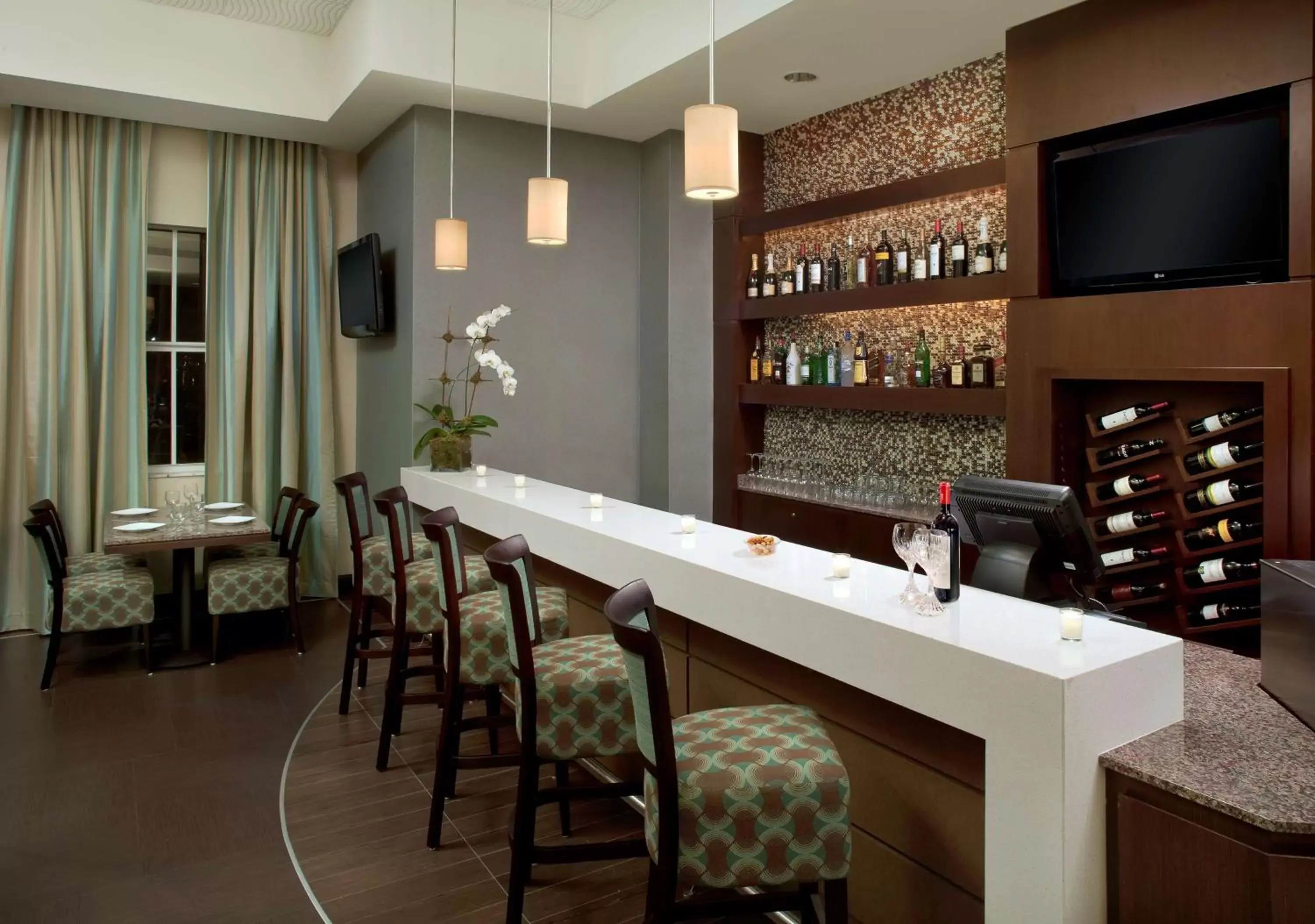 Restaurant/places to eat, Lounge/Bar in Best Western Premier Miami International Airport Hotel & Suites Coral Gables