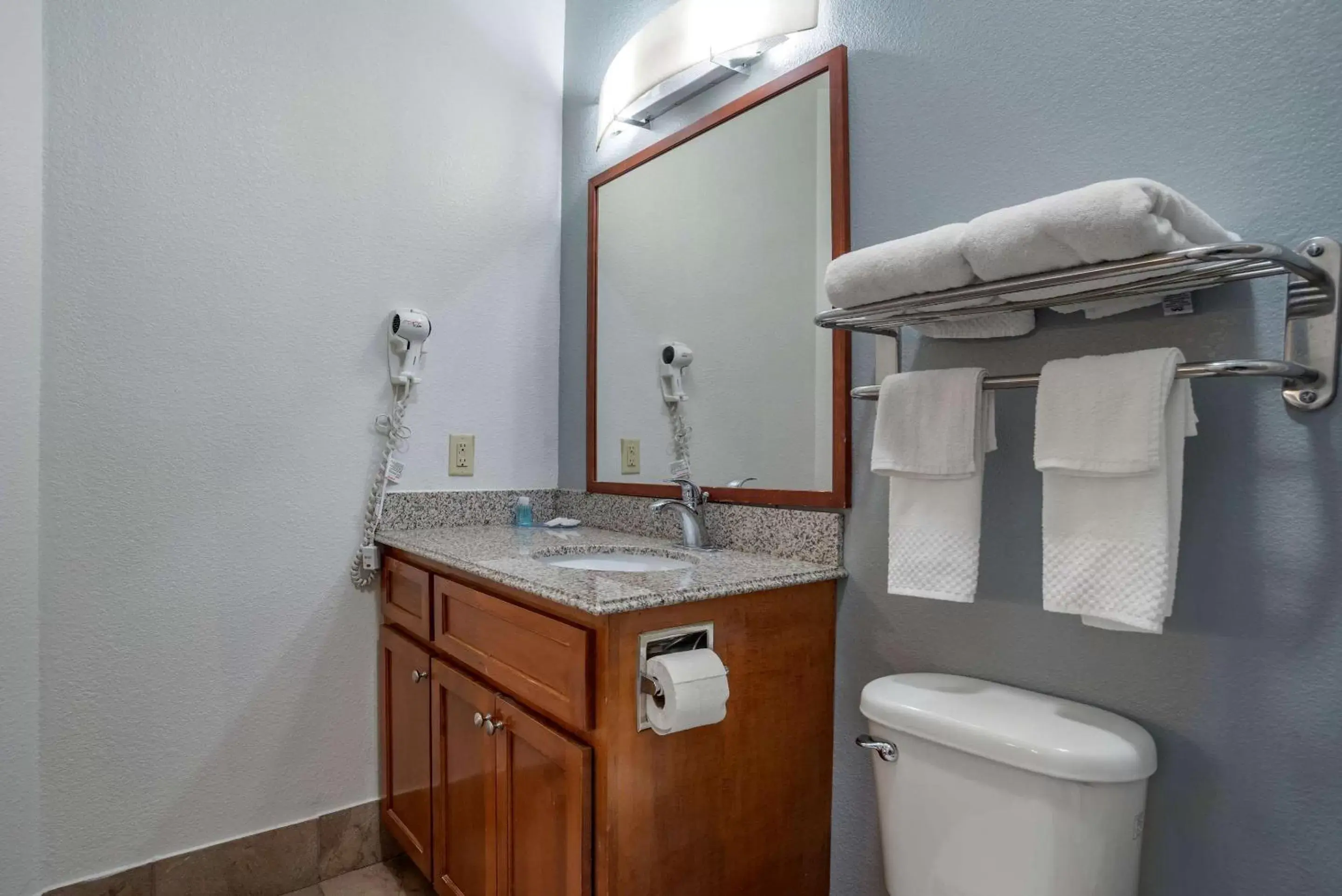 Bedroom, Bathroom in MainStay Suites Denham Springs - Baton Rouge East