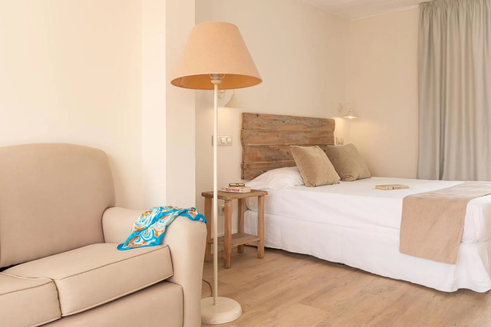 Photo of the whole room, Bed in Hotel Boutique Elvira Plaza