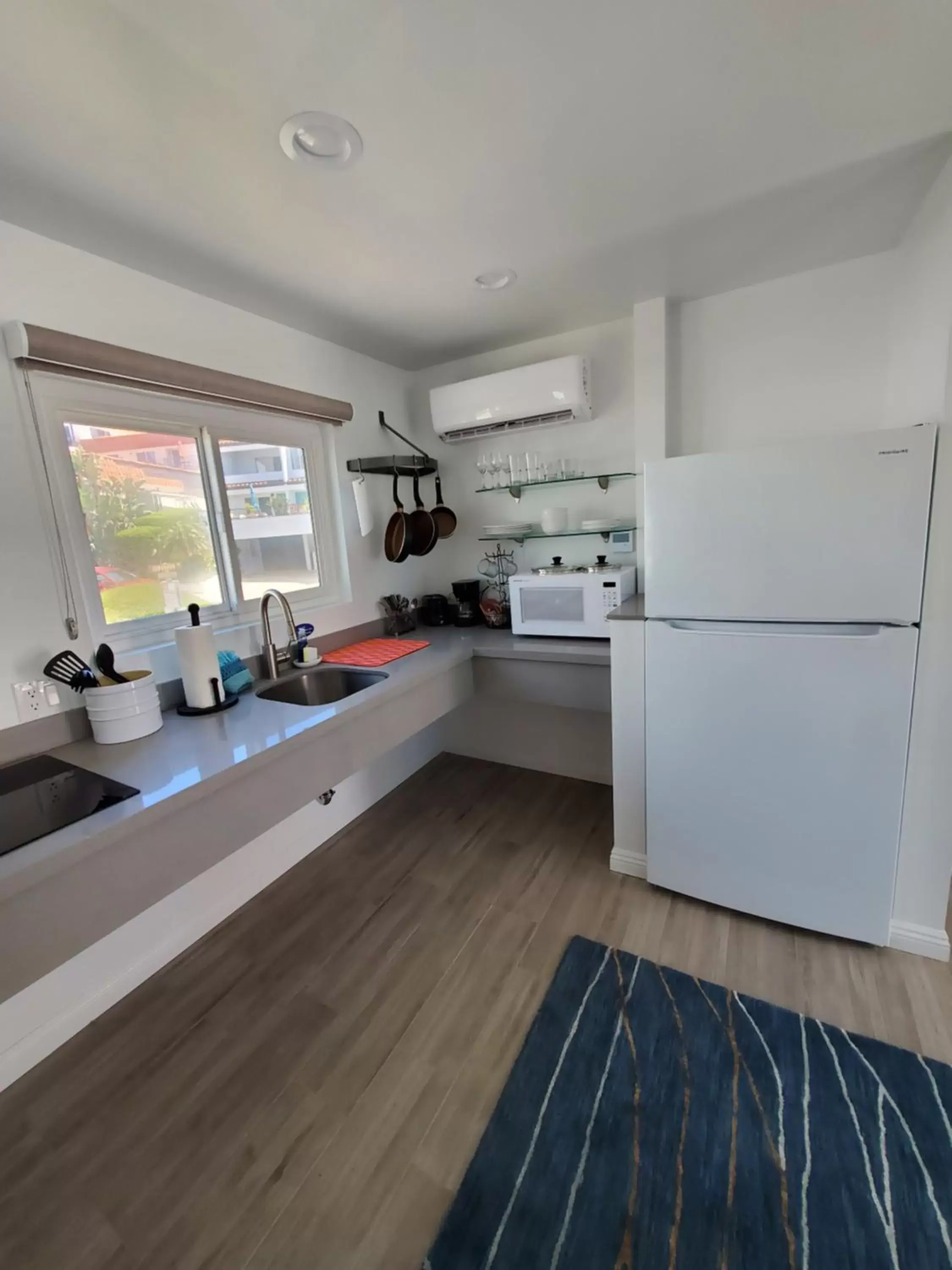 Kitchen or kitchenette, Kitchen/Kitchenette in Sea Horse Resort