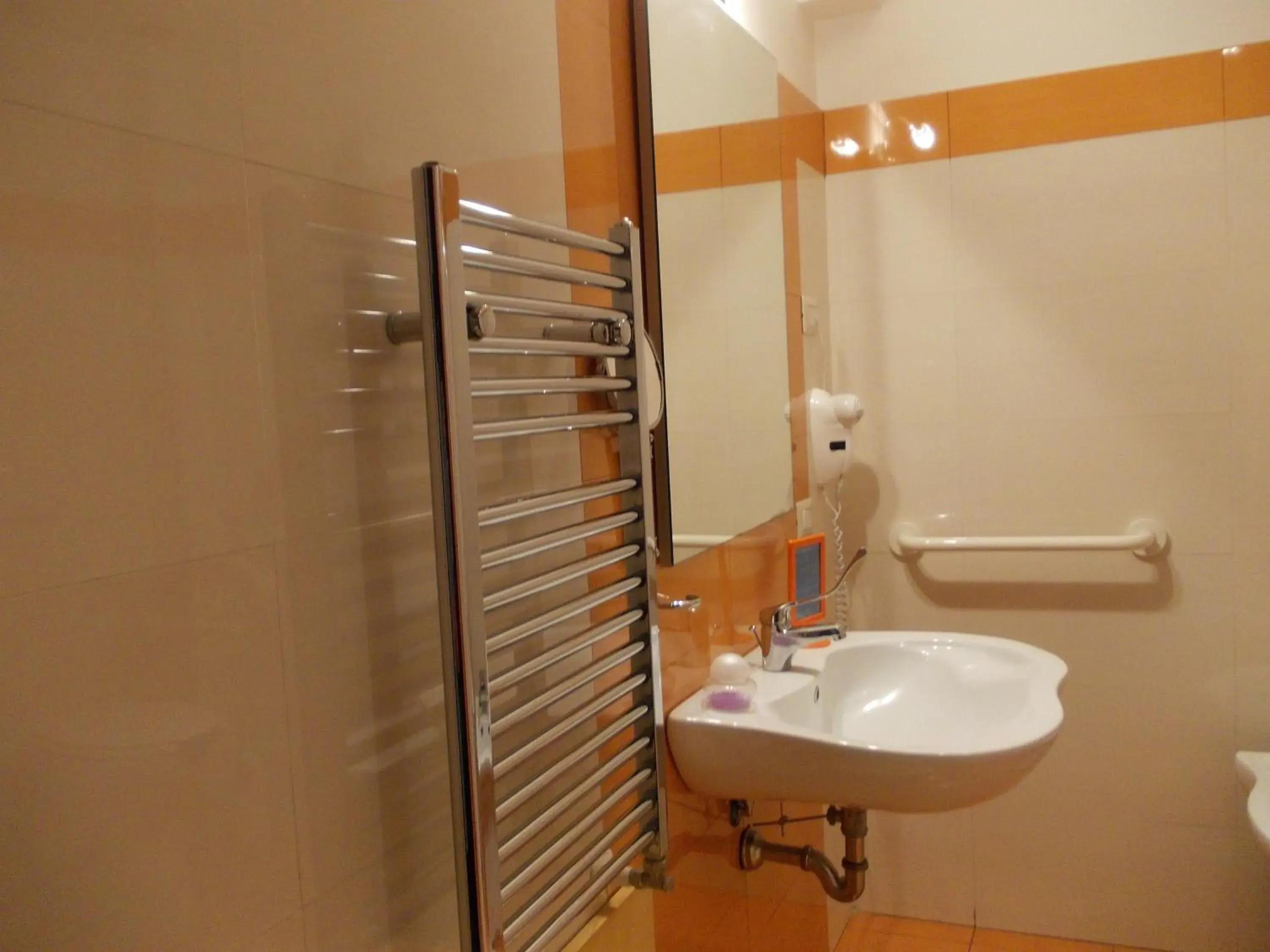 Bathroom in Hotel Catania Town Bathroom in Hotel Catania Town