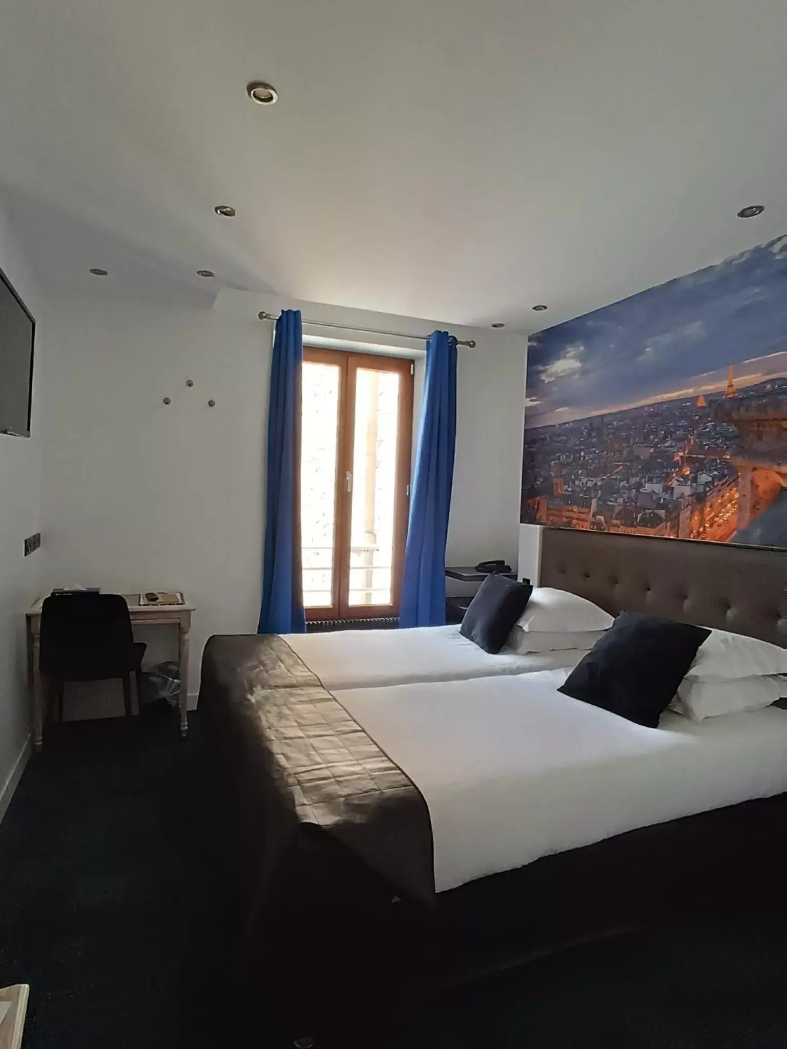 Bed in Hotel Aida Marais