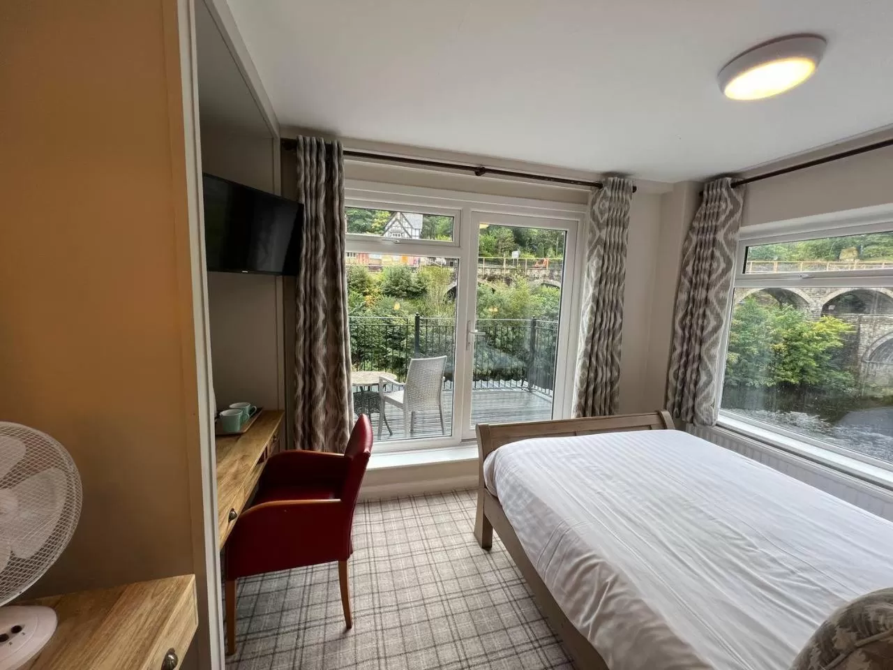 Bed in The Chainbridge Hotel