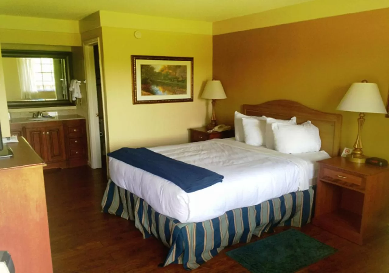 Bed in The Smoke House Lodge